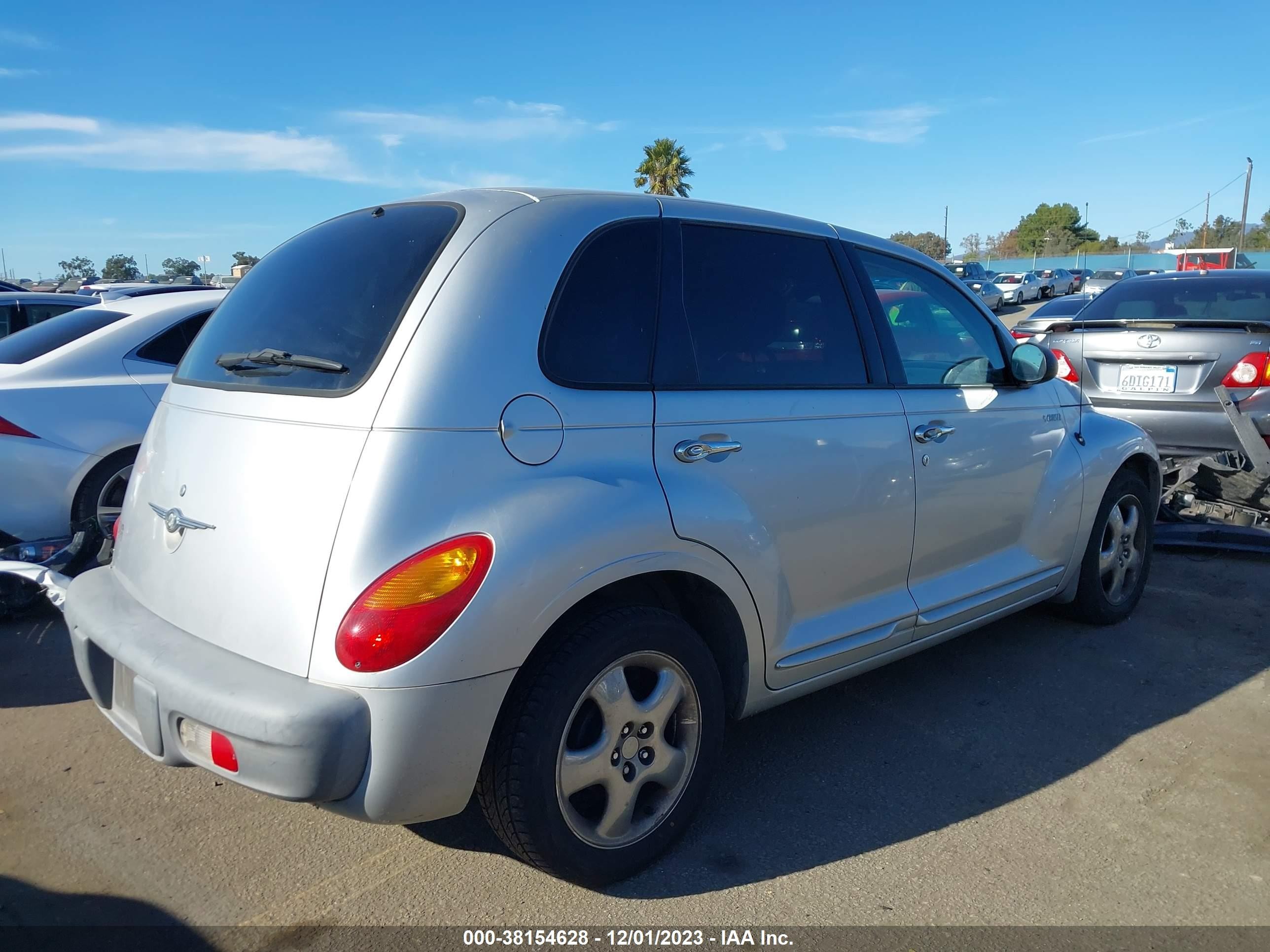 Photo 3 VIN: 3C8FY4BB01T602117 - CHRYSLER PT CRUISER 