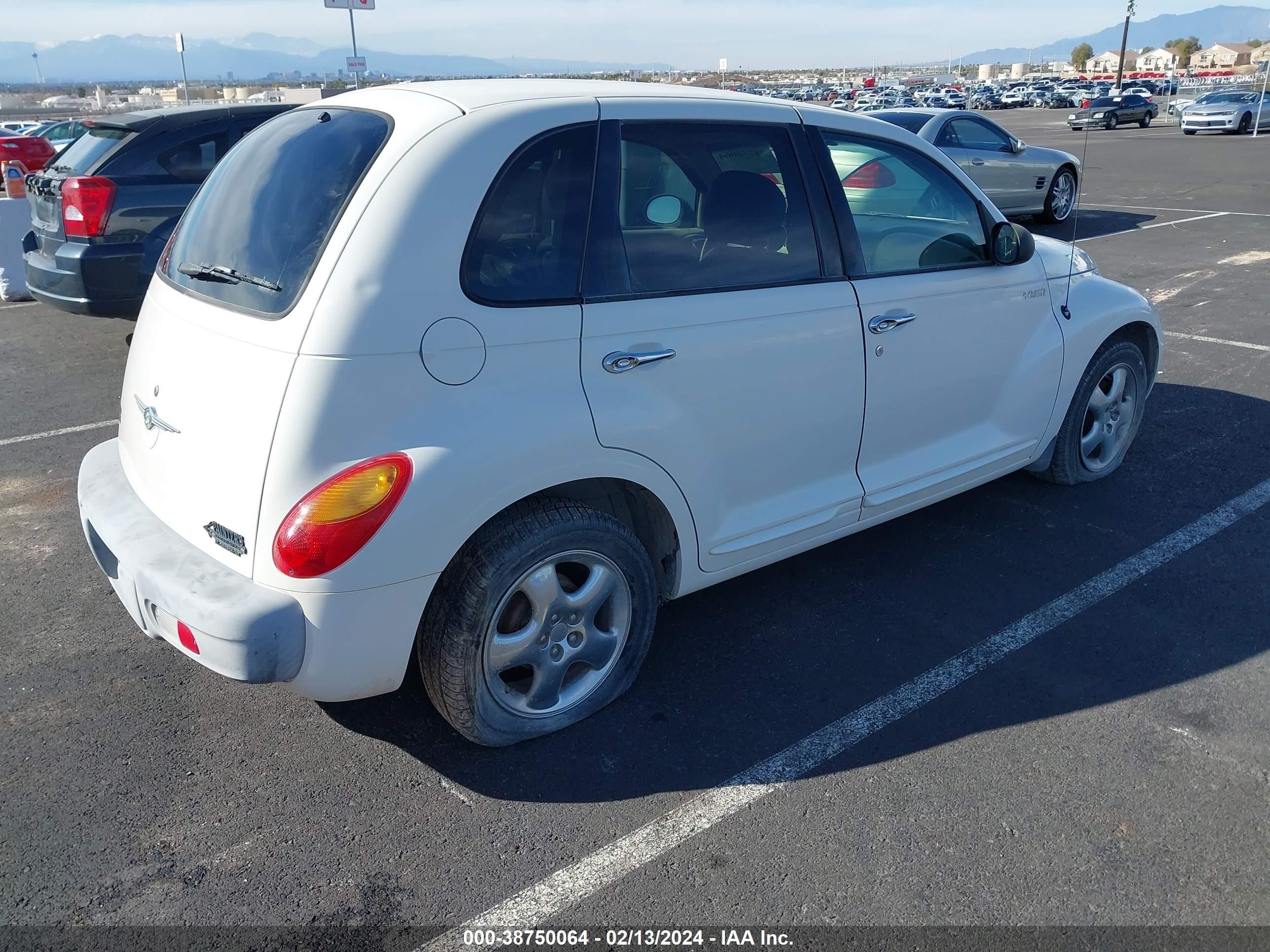 Photo 3 VIN: 3C8FY4BB11T605785 - CHRYSLER PT CRUISER 