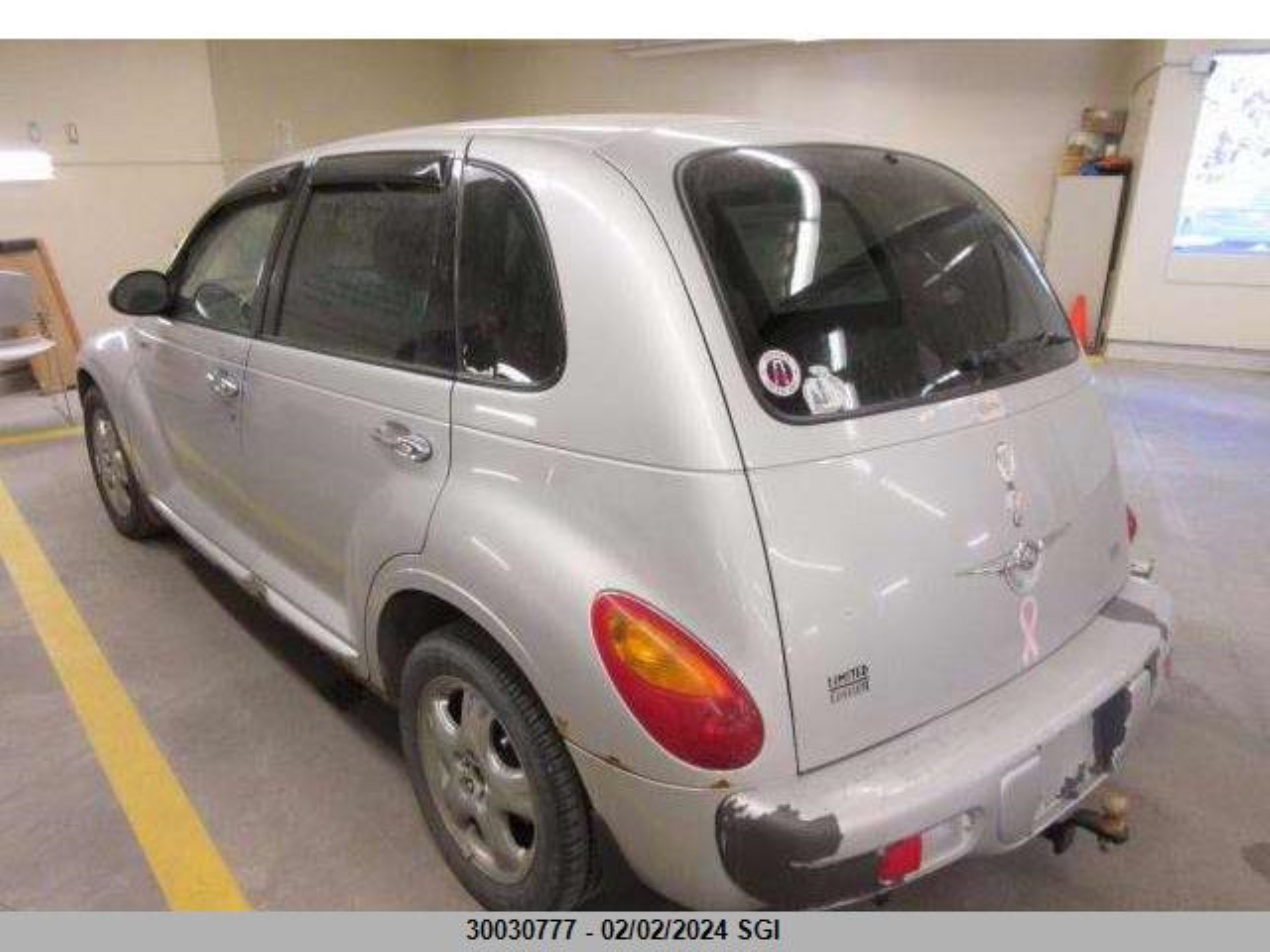 Photo 2 VIN: 3C8FY4BBX1T662874 - CHRYSLER PT CRUISER 