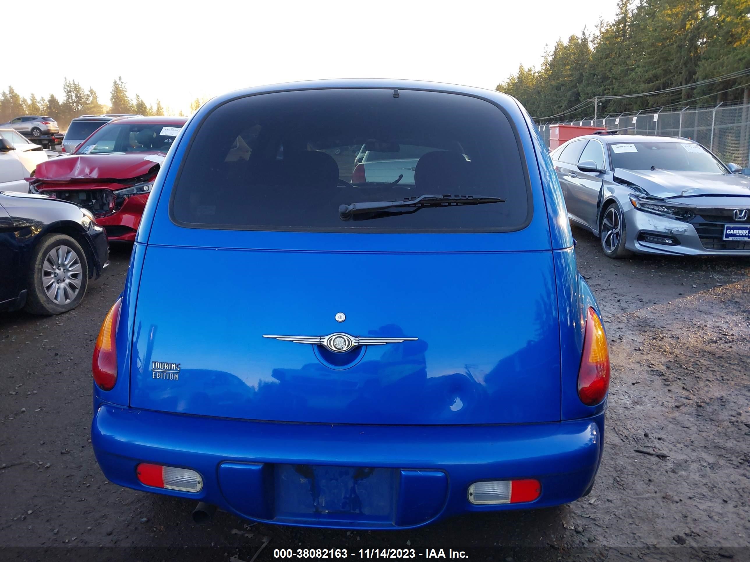 Photo 15 VIN: 3C8FY58BX3T535090 - CHRYSLER PT CRUISER 