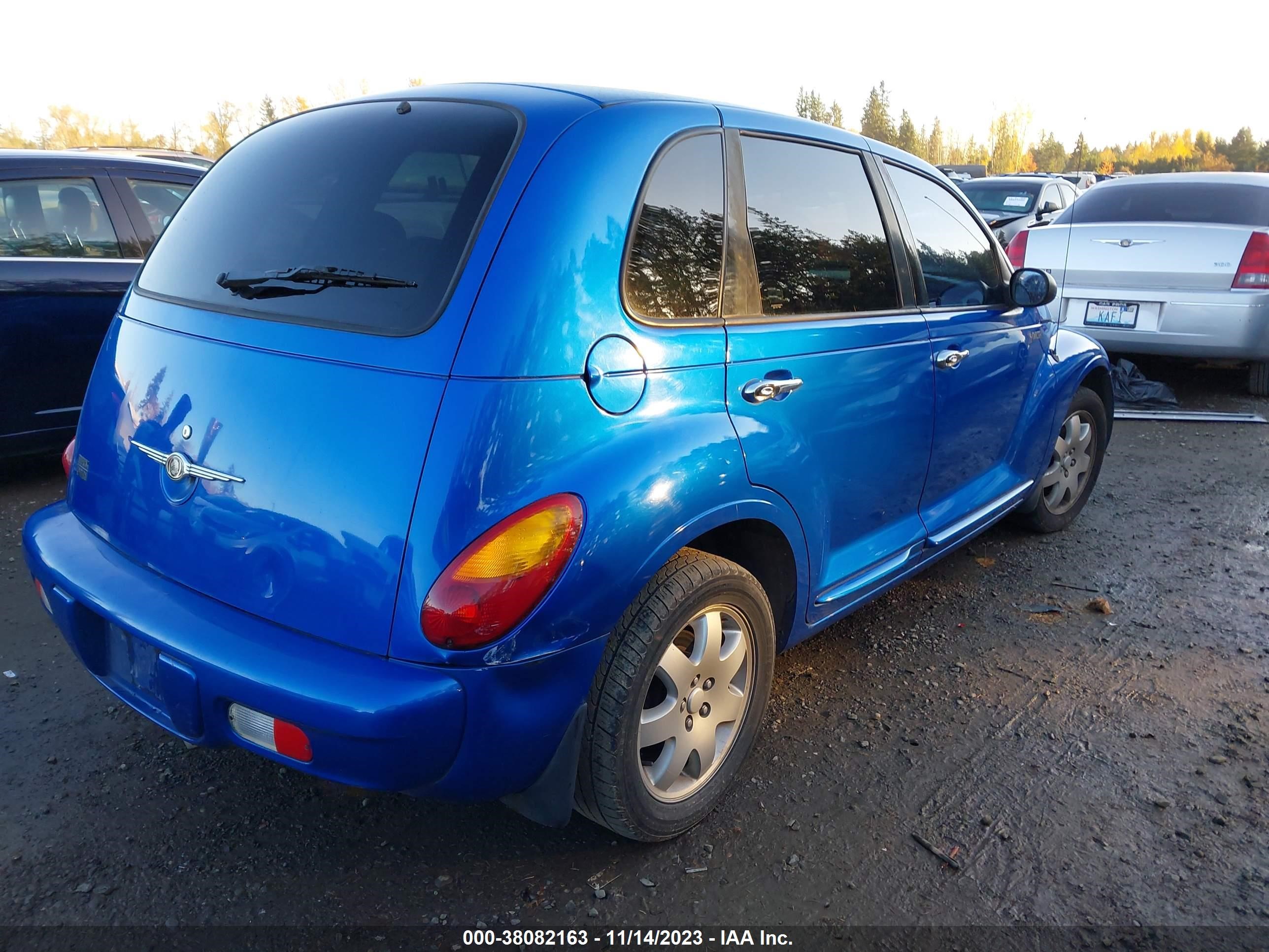 Photo 3 VIN: 3C8FY58BX3T535090 - CHRYSLER PT CRUISER 