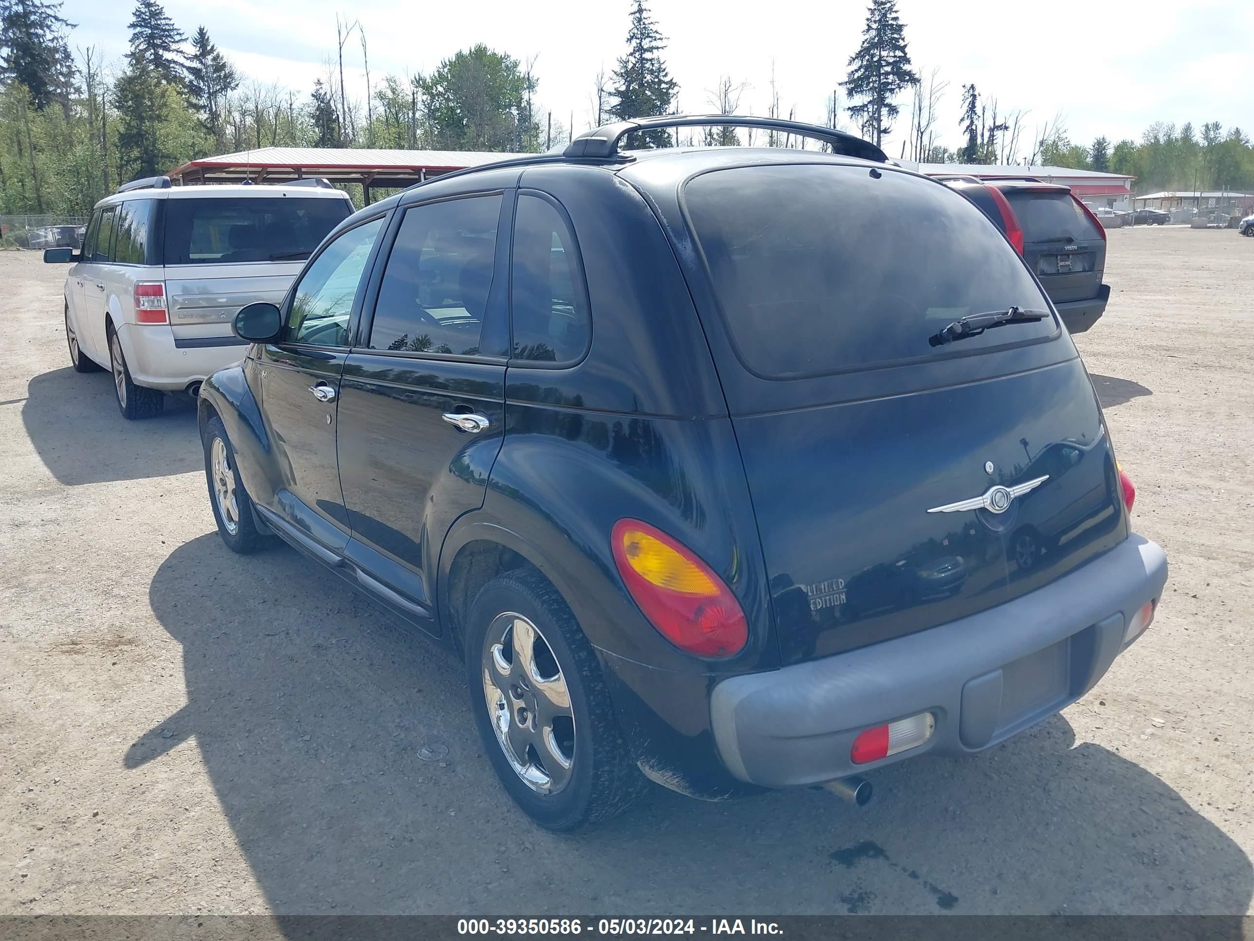 Photo 2 VIN: 3C8FY68B22T282559 - CHRYSLER PT CRUISER 