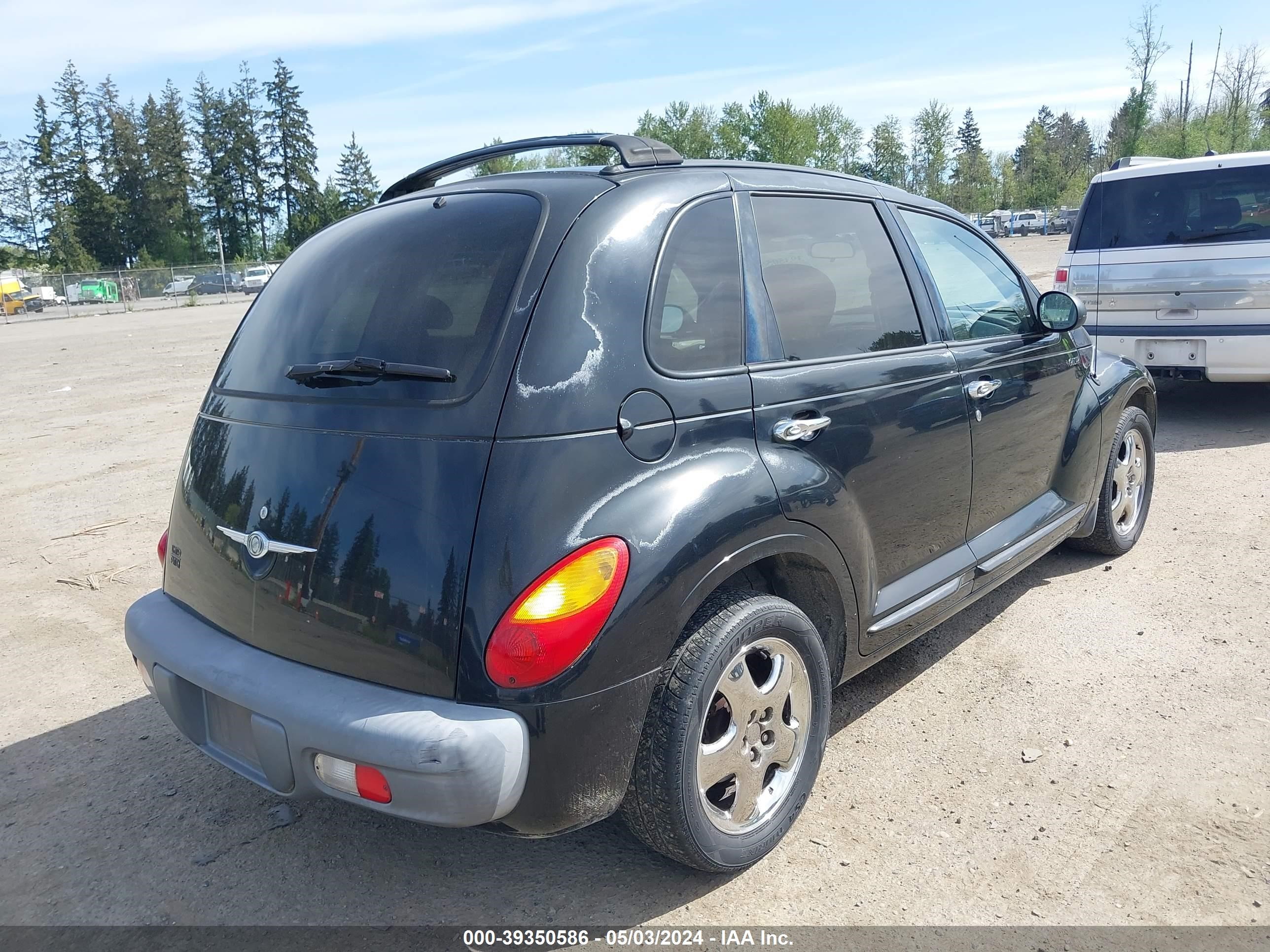 Photo 3 VIN: 3C8FY68B22T282559 - CHRYSLER PT CRUISER 