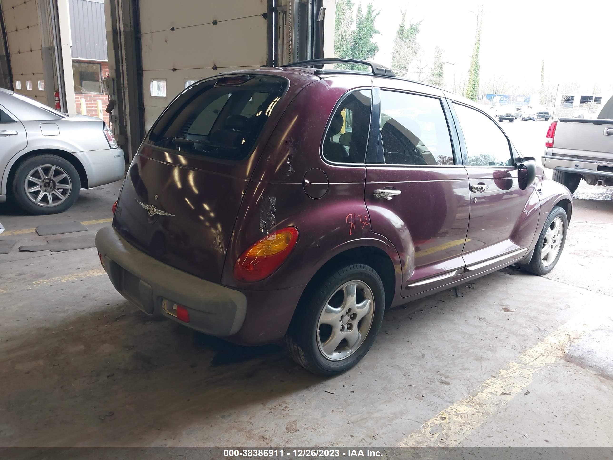 Photo 3 VIN: 3C8FY68B42T292977 - CHRYSLER PT CRUISER 