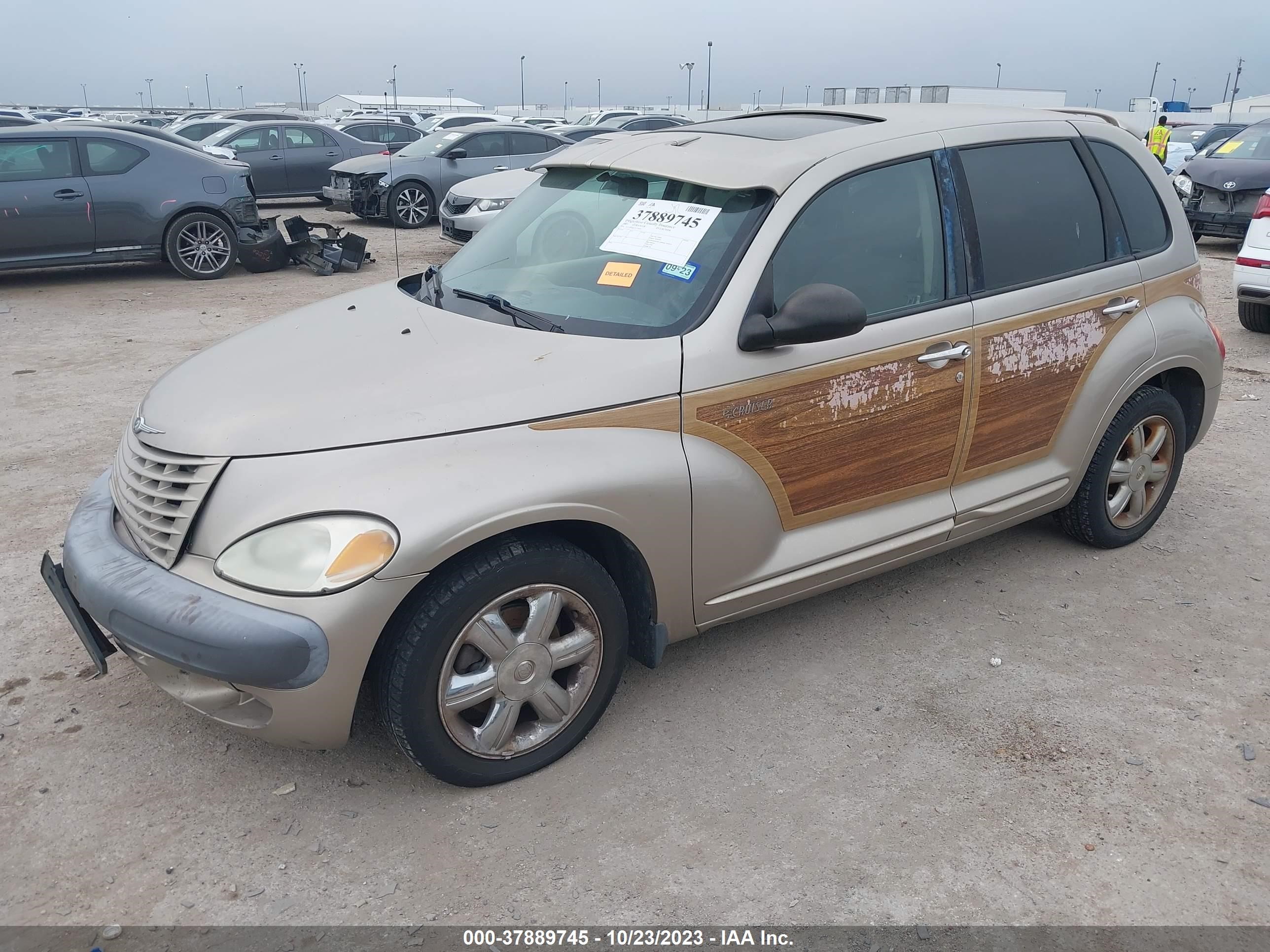 Photo 1 VIN: 3C8FY68B52T370697 - CHRYSLER PT CRUISER 