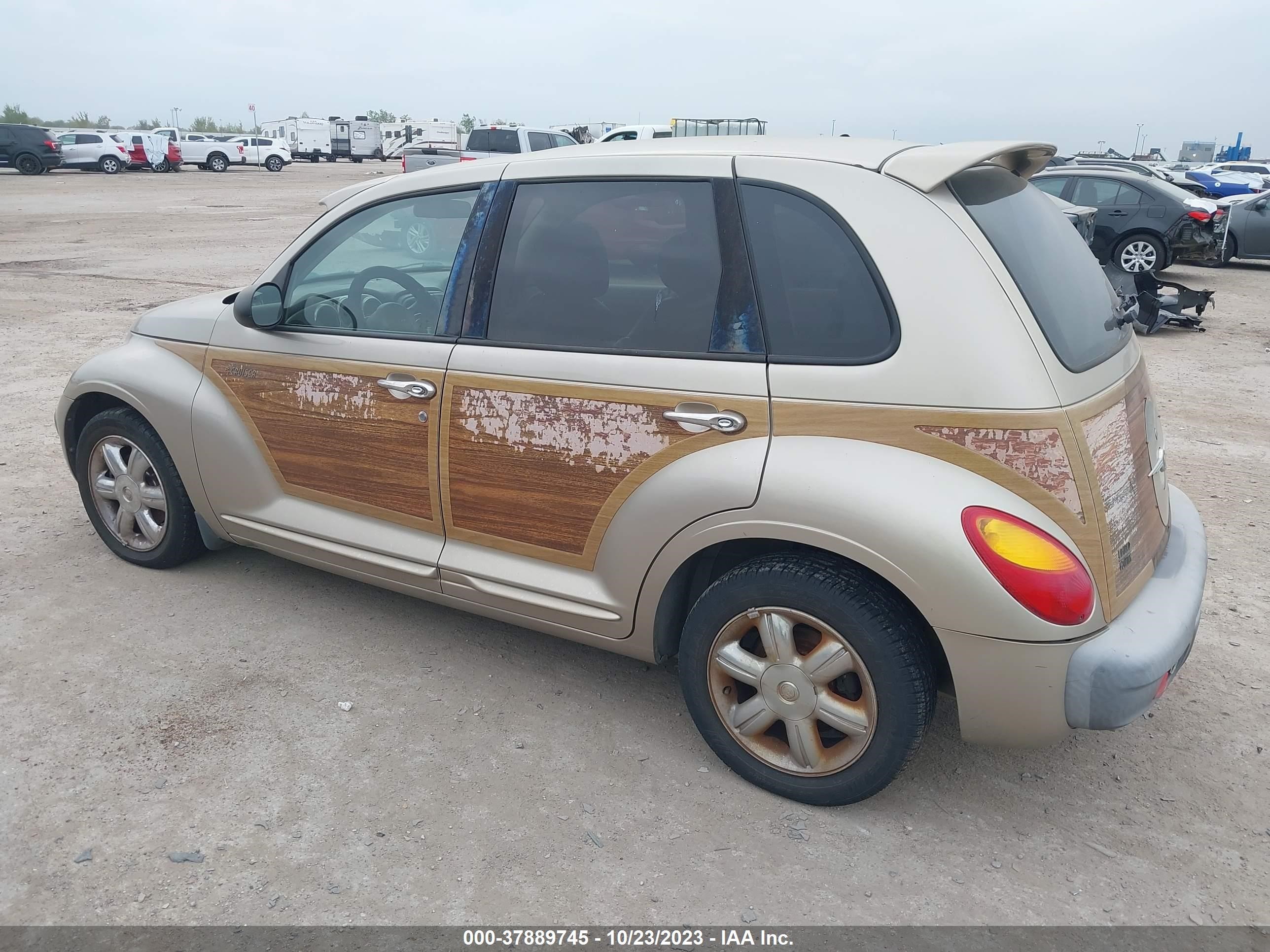 Photo 2 VIN: 3C8FY68B52T370697 - CHRYSLER PT CRUISER 