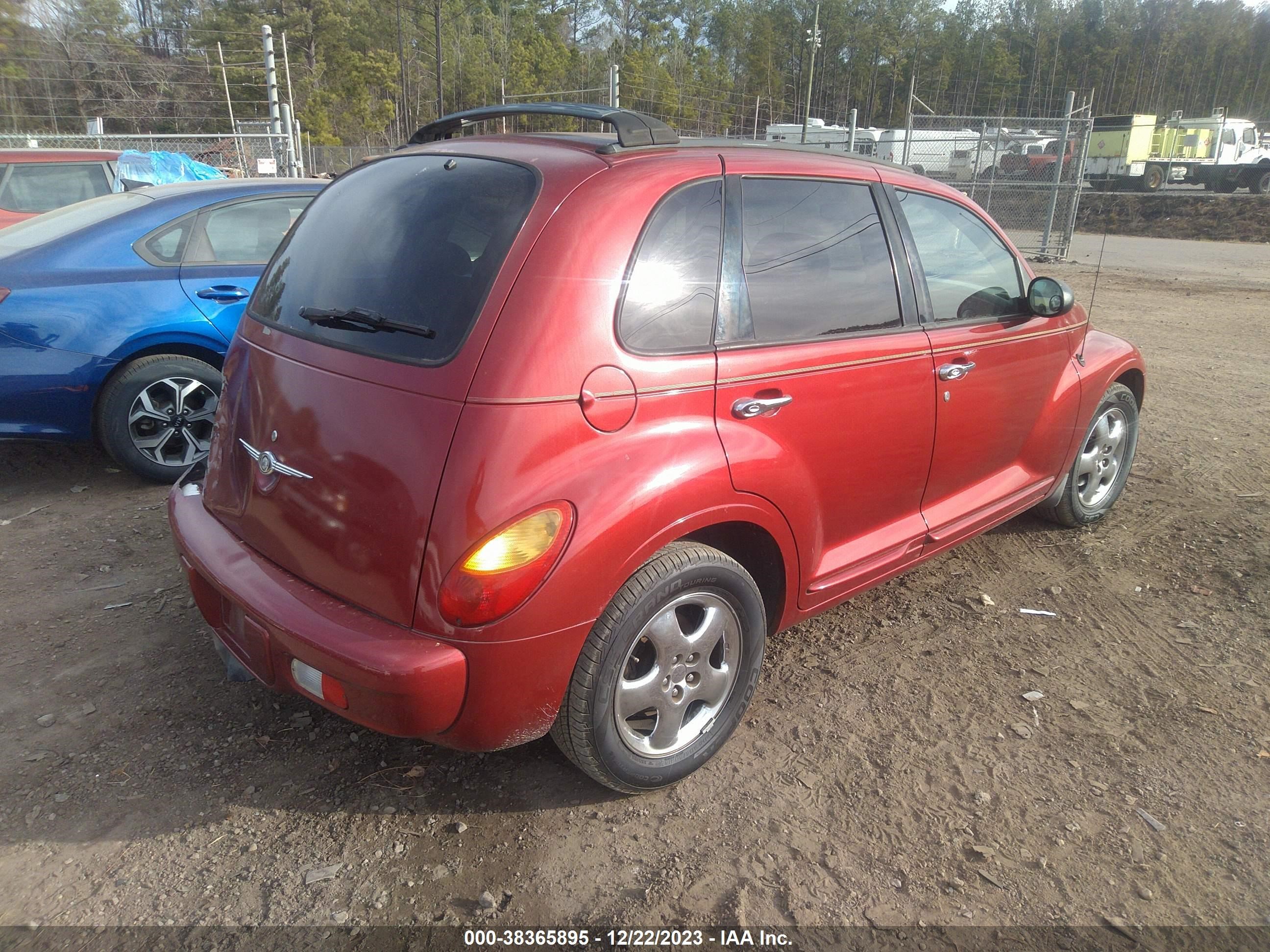 Photo 3 VIN: 3C8FY68B62T213924 - CHRYSLER PT CRUISER 