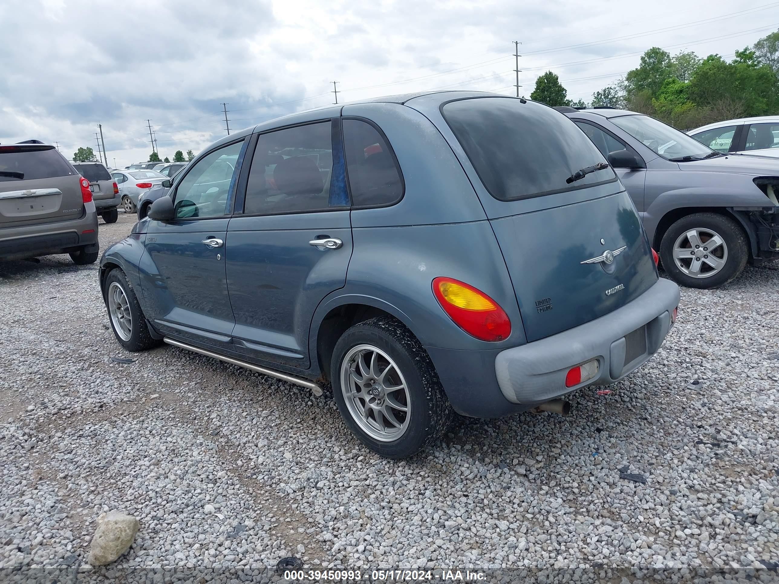 Photo 2 VIN: 3C8FY68B62T226821 - CHRYSLER PT CRUISER 