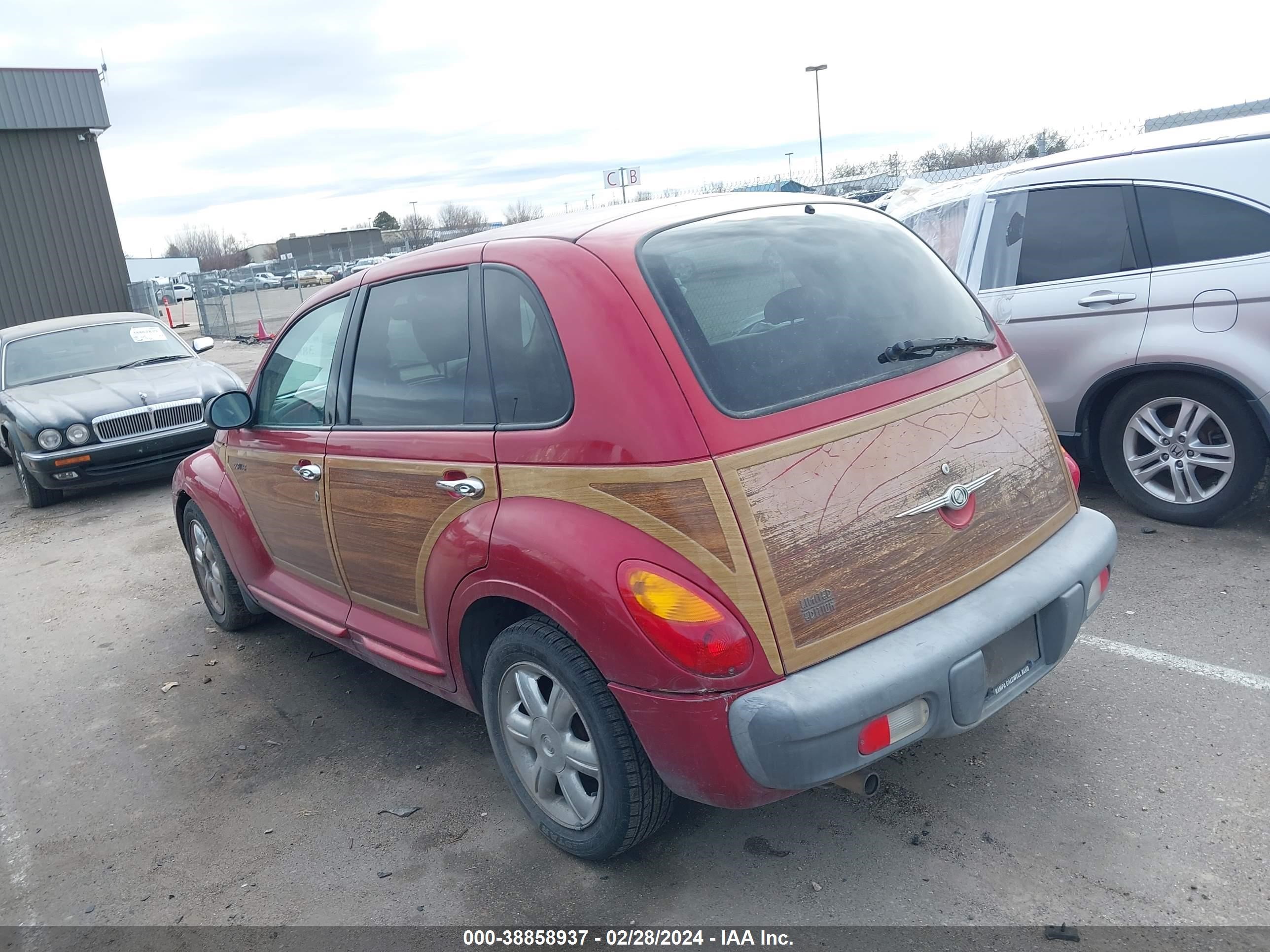 Photo 2 VIN: 3C8FY68B72T314793 - CHRYSLER PT CRUISER 