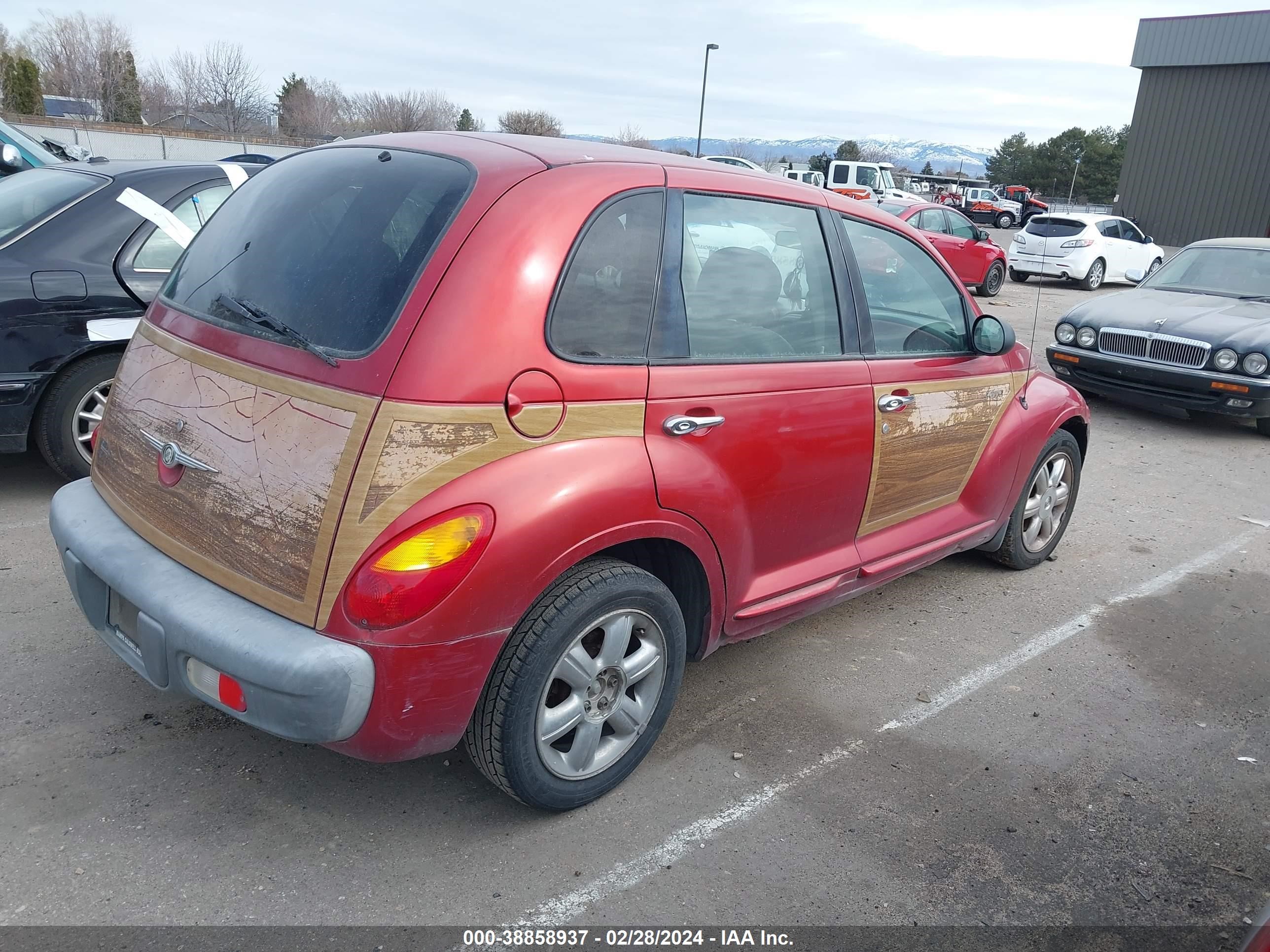 Photo 3 VIN: 3C8FY68B72T314793 - CHRYSLER PT CRUISER 