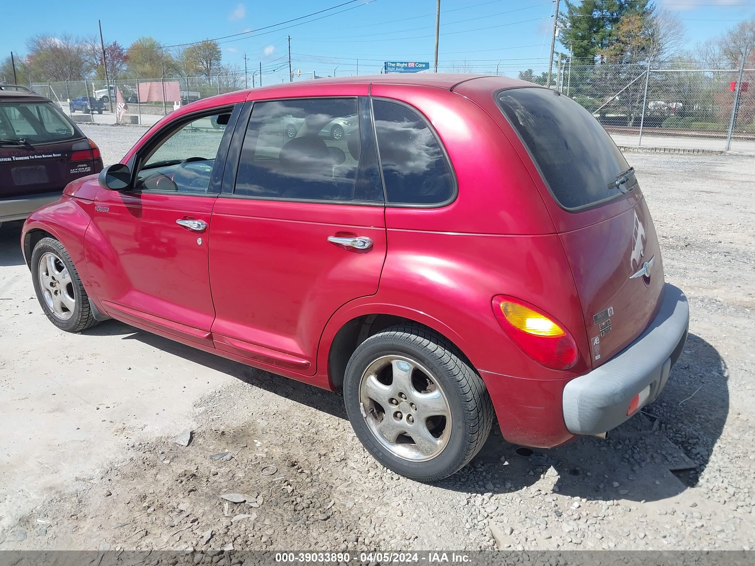 Photo 2 VIN: 3C8FY68B82T269380 - CHRYSLER PT CRUISER 