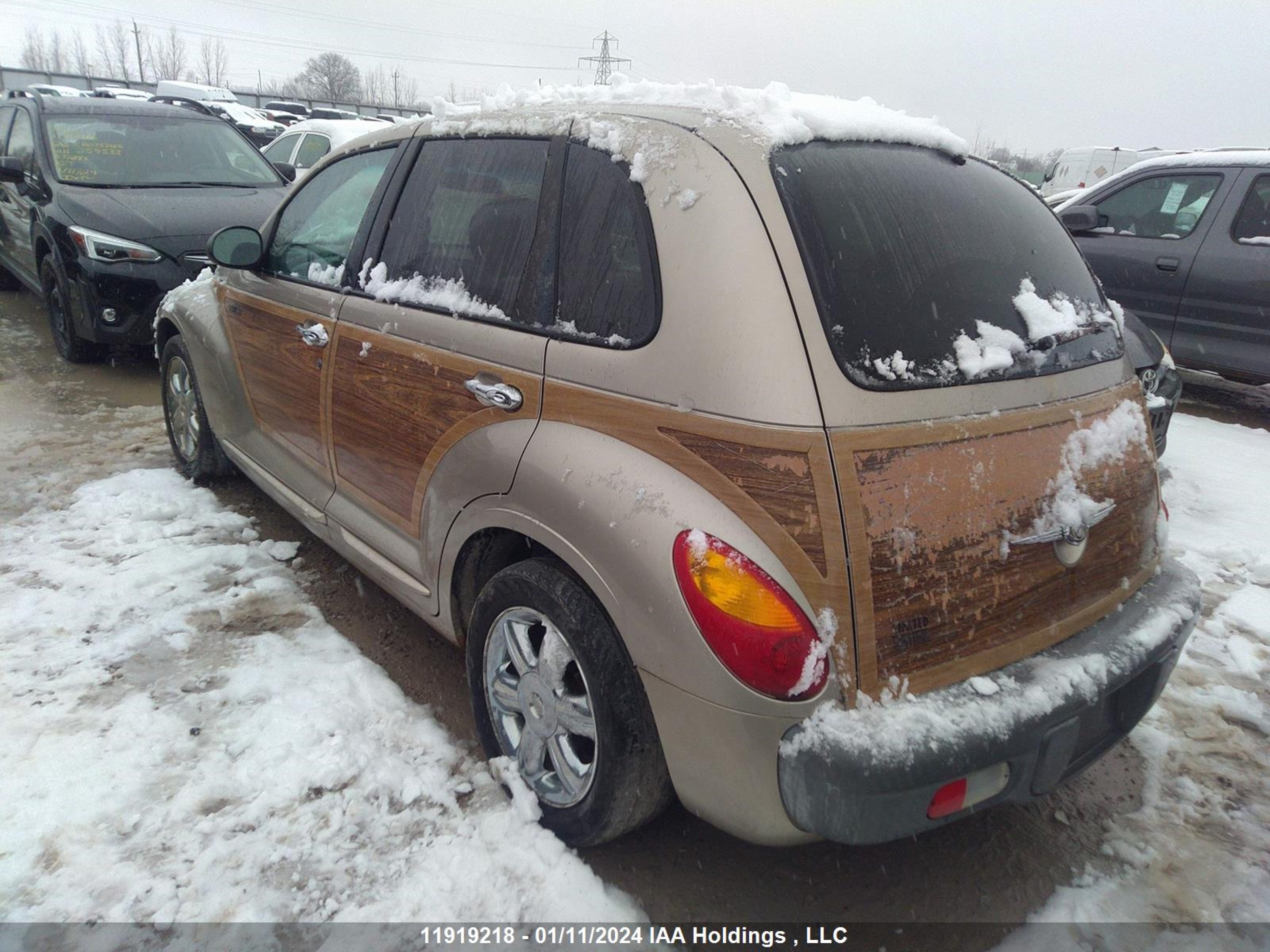 Photo 2 VIN: 3C8FY68BX2T379749 - CHRYSLER PT CRUISER 