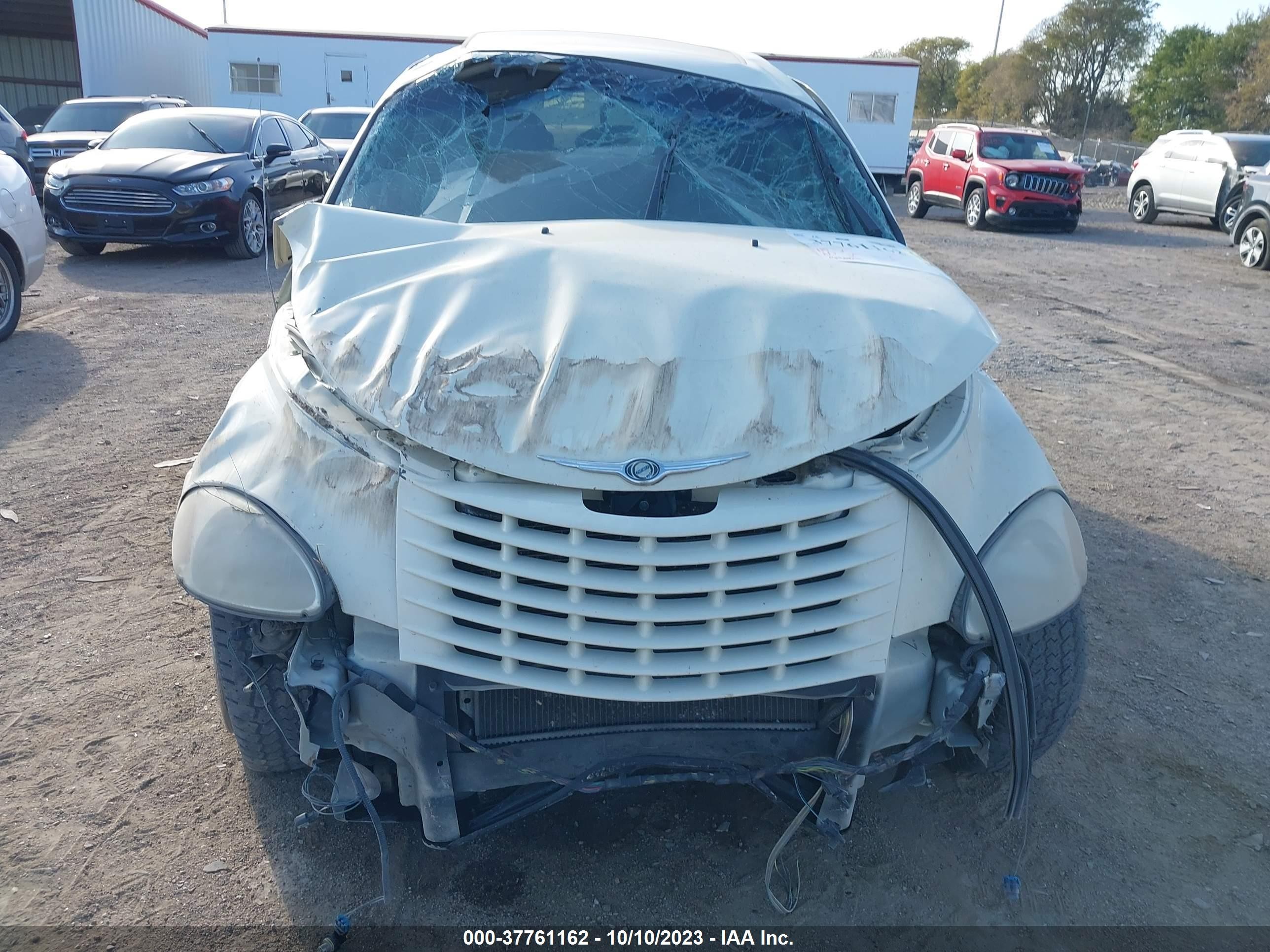 Photo 11 VIN: 3C8FY68BX5T520355 - CHRYSLER PT CRUISER 