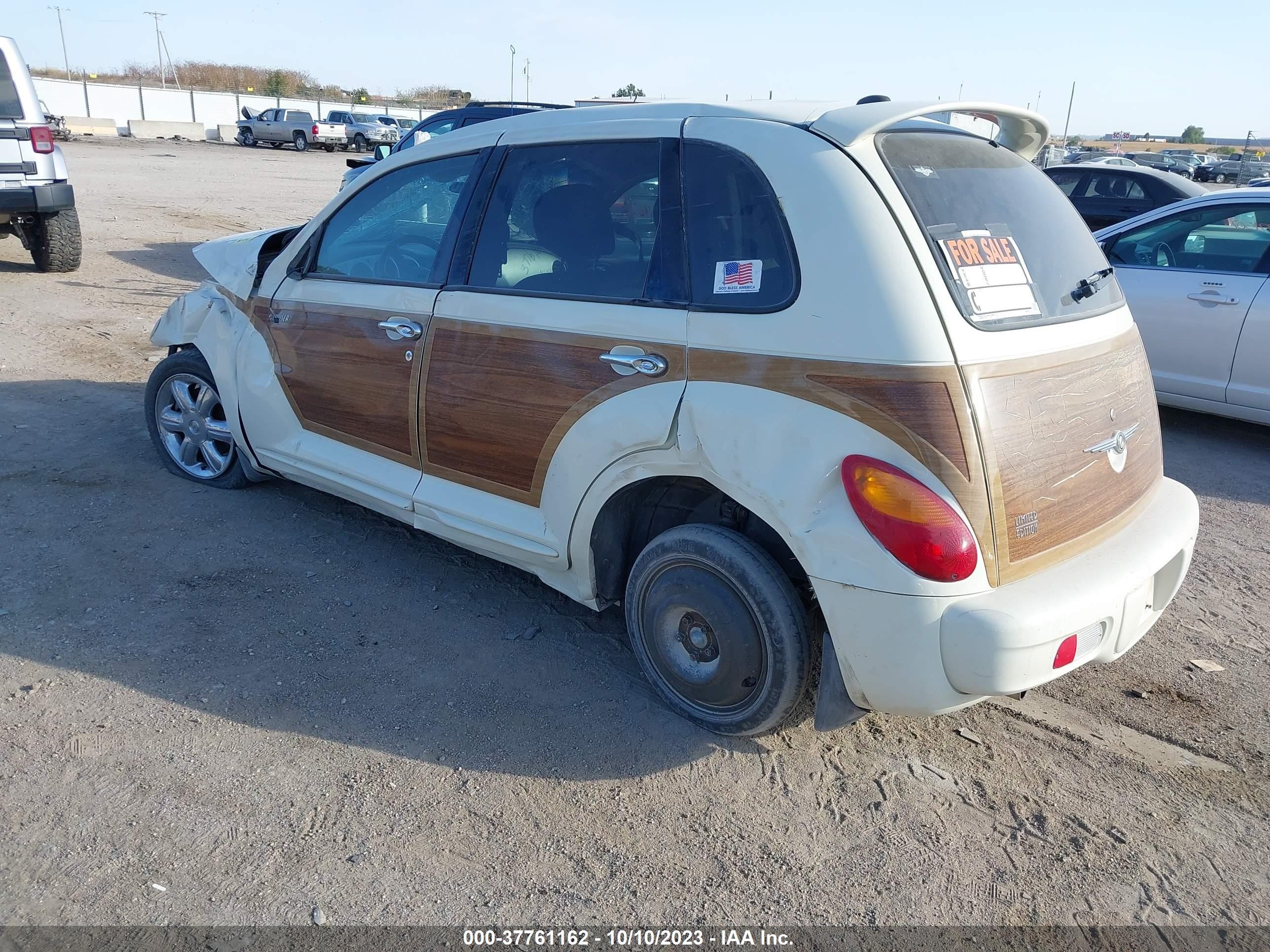 Photo 2 VIN: 3C8FY68BX5T520355 - CHRYSLER PT CRUISER 