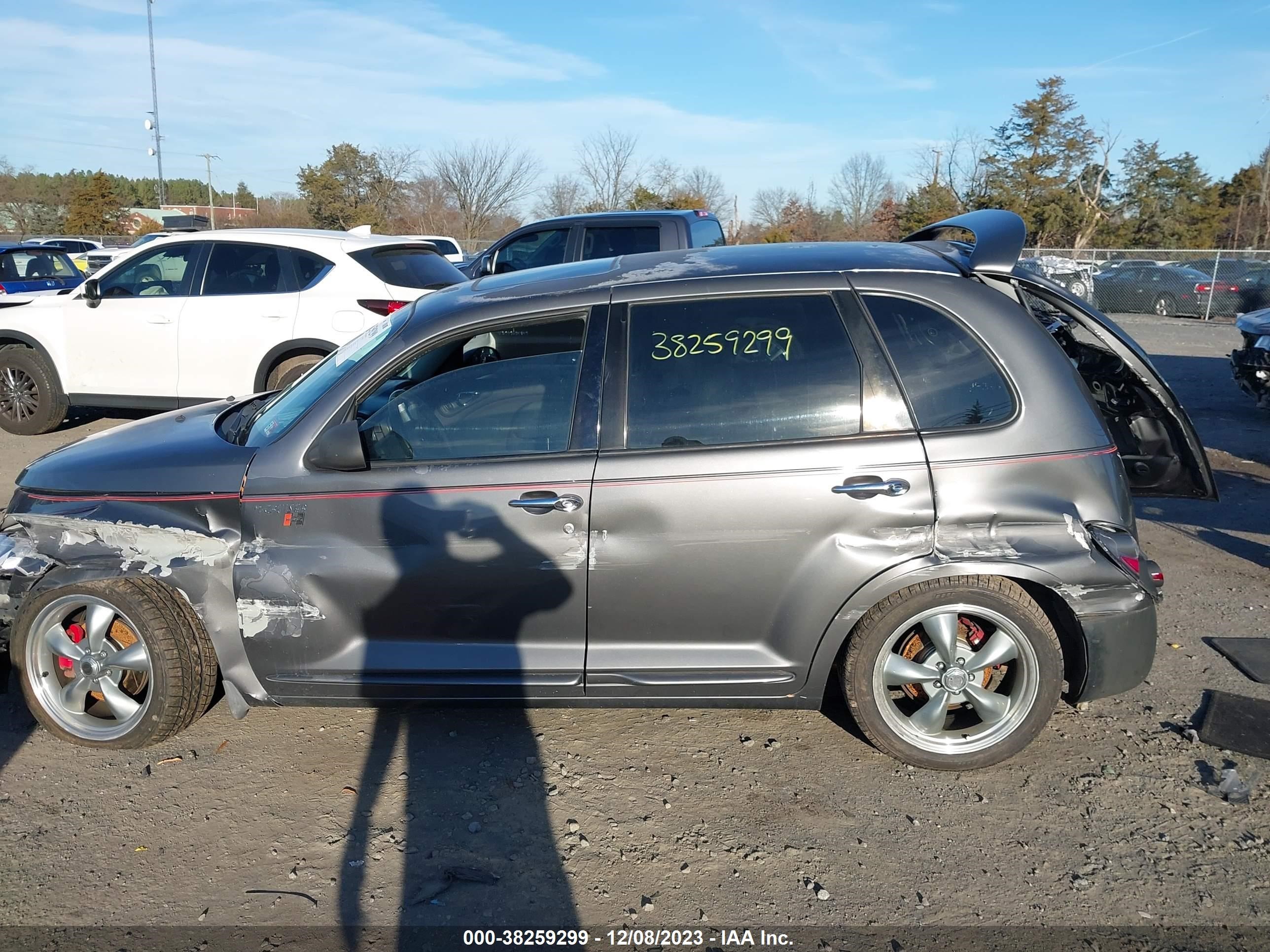 Photo 13 VIN: 3C8FY78G14T297395 - CHRYSLER PT CRUISER 