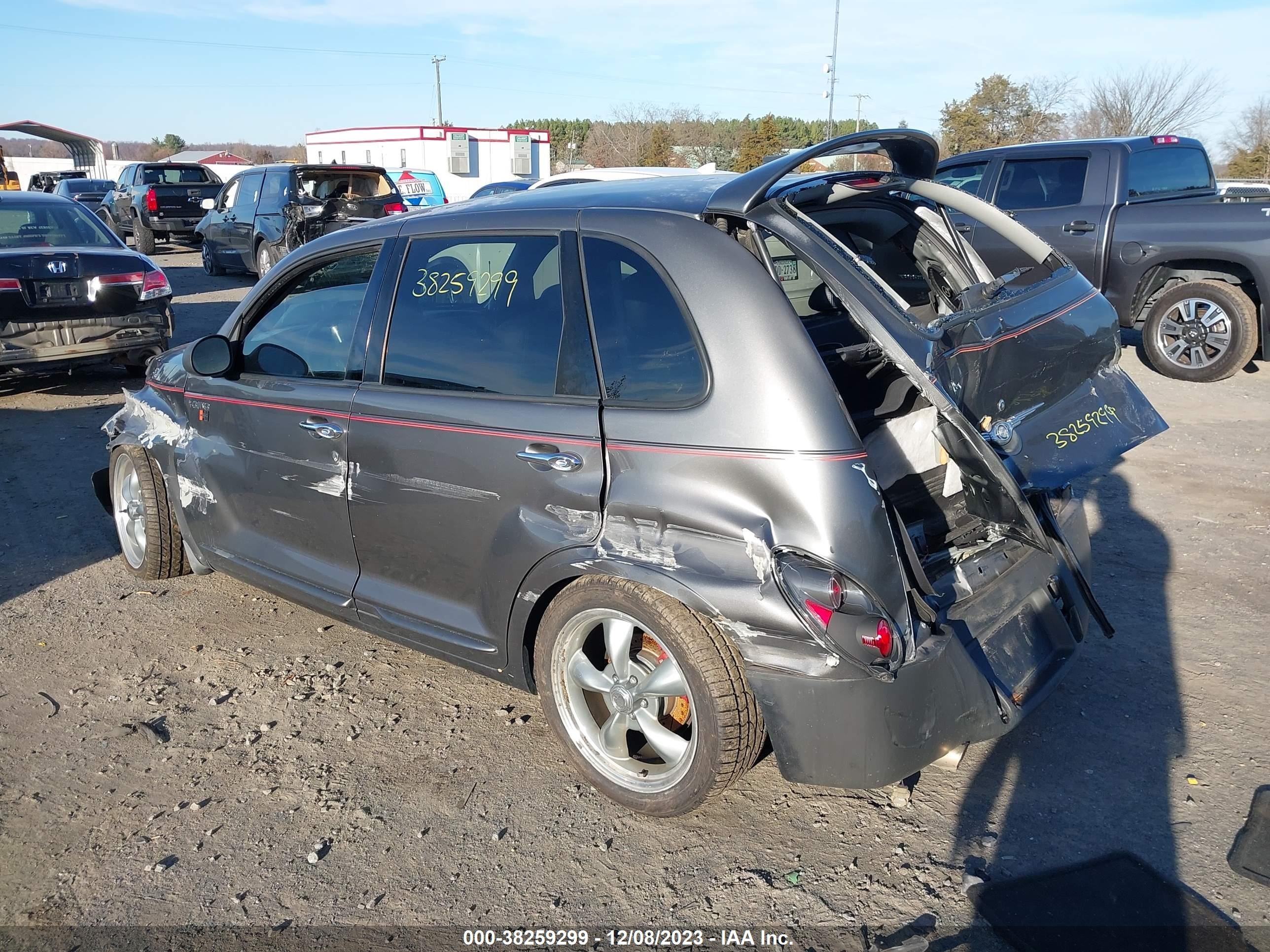 Photo 2 VIN: 3C8FY78G14T297395 - CHRYSLER PT CRUISER 