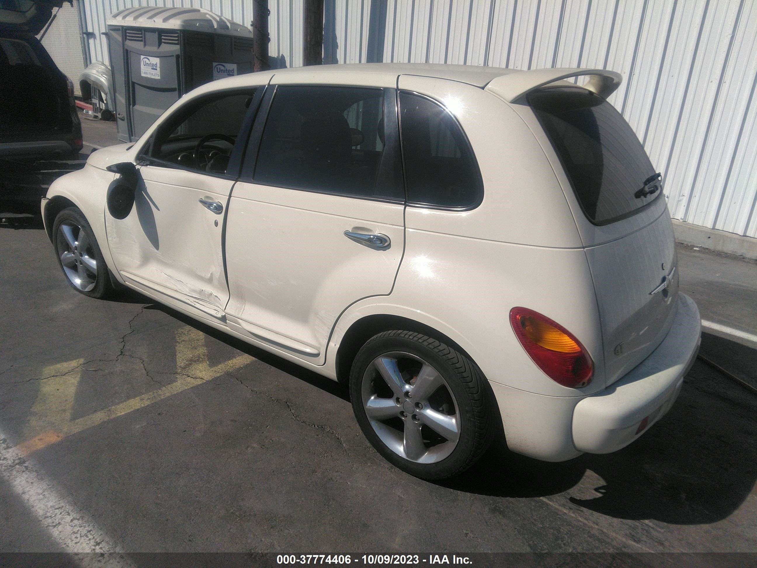 Photo 2 VIN: 3C8FY78G24T305844 - CHRYSLER PT CRUISER 