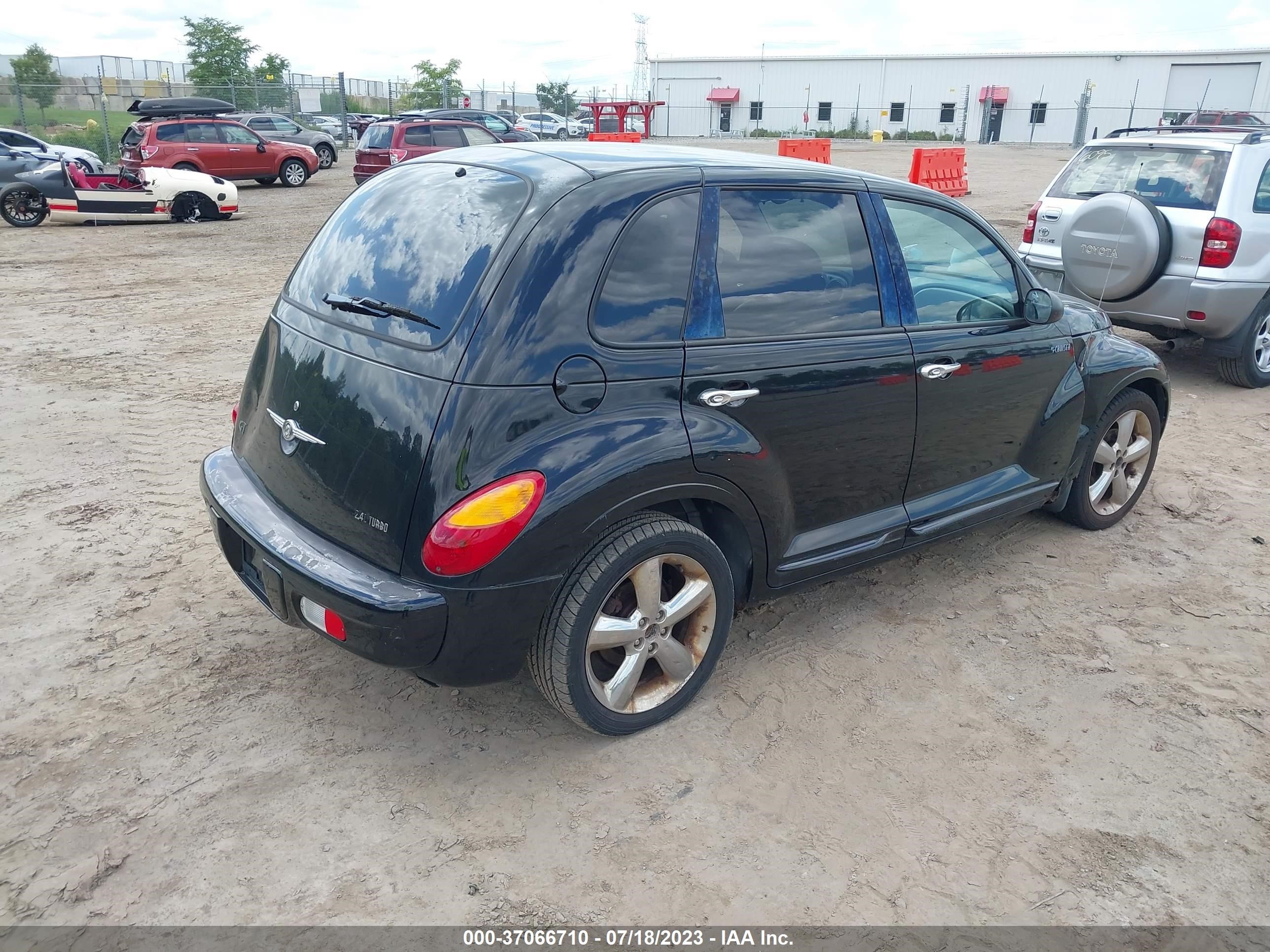 Photo 3 VIN: 3C8FY78G43T552877 - CHRYSLER PT CRUISER 