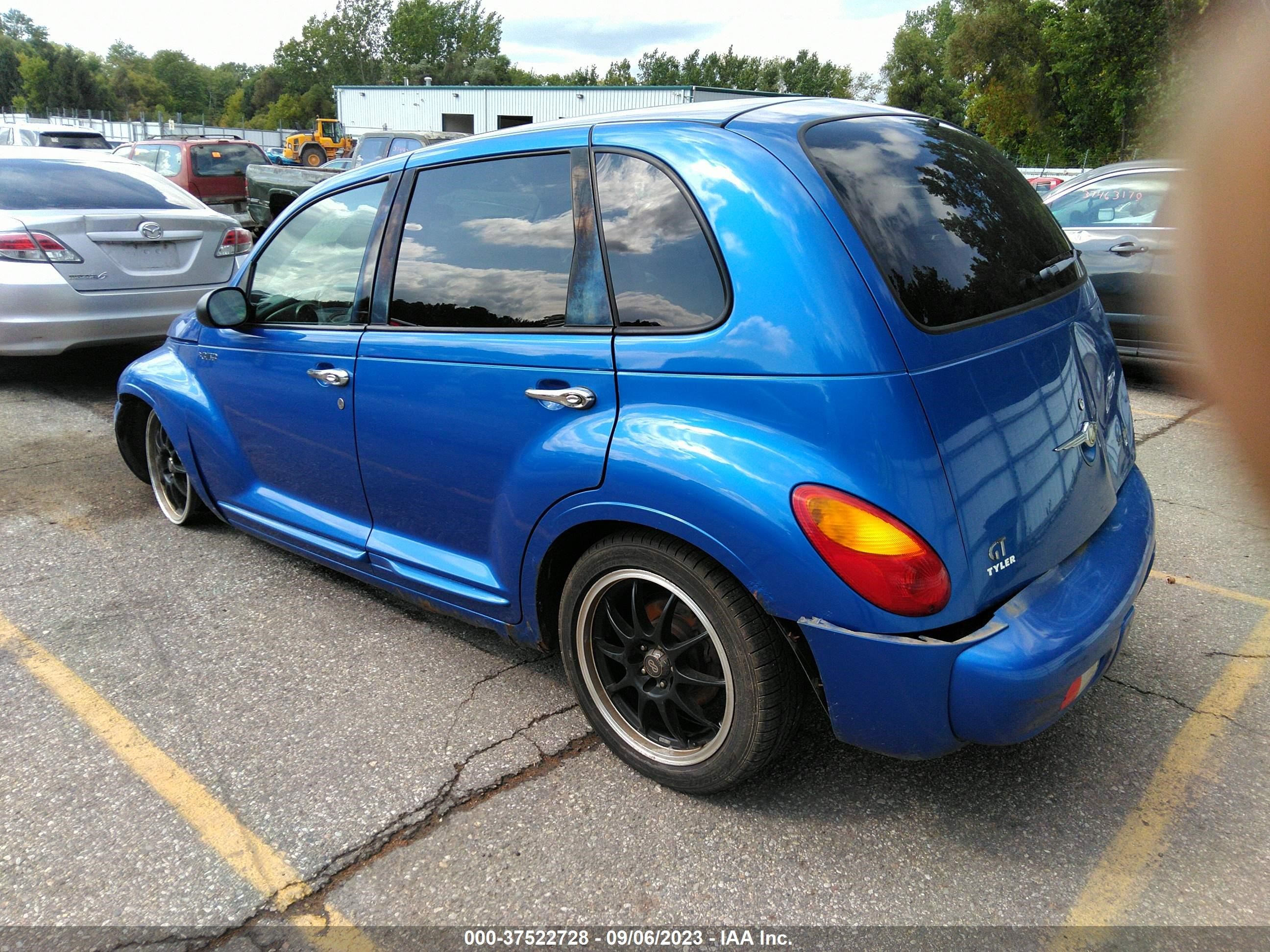 Photo 2 VIN: 3C8FY78G43T568609 - CHRYSLER PT CRUISER 