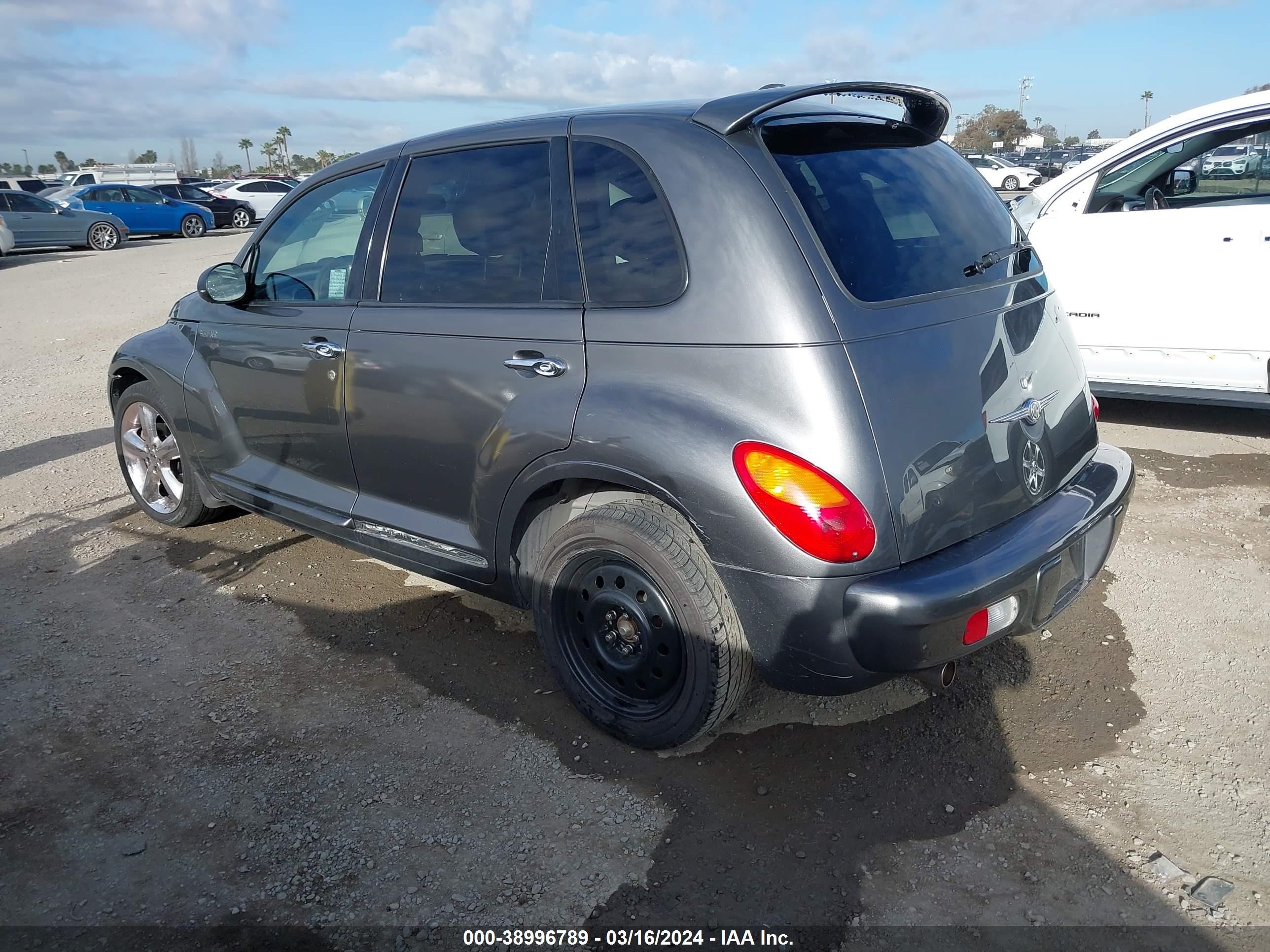 Photo 2 VIN: 3C8FY78G64T328091 - CHRYSLER PT CRUISER 