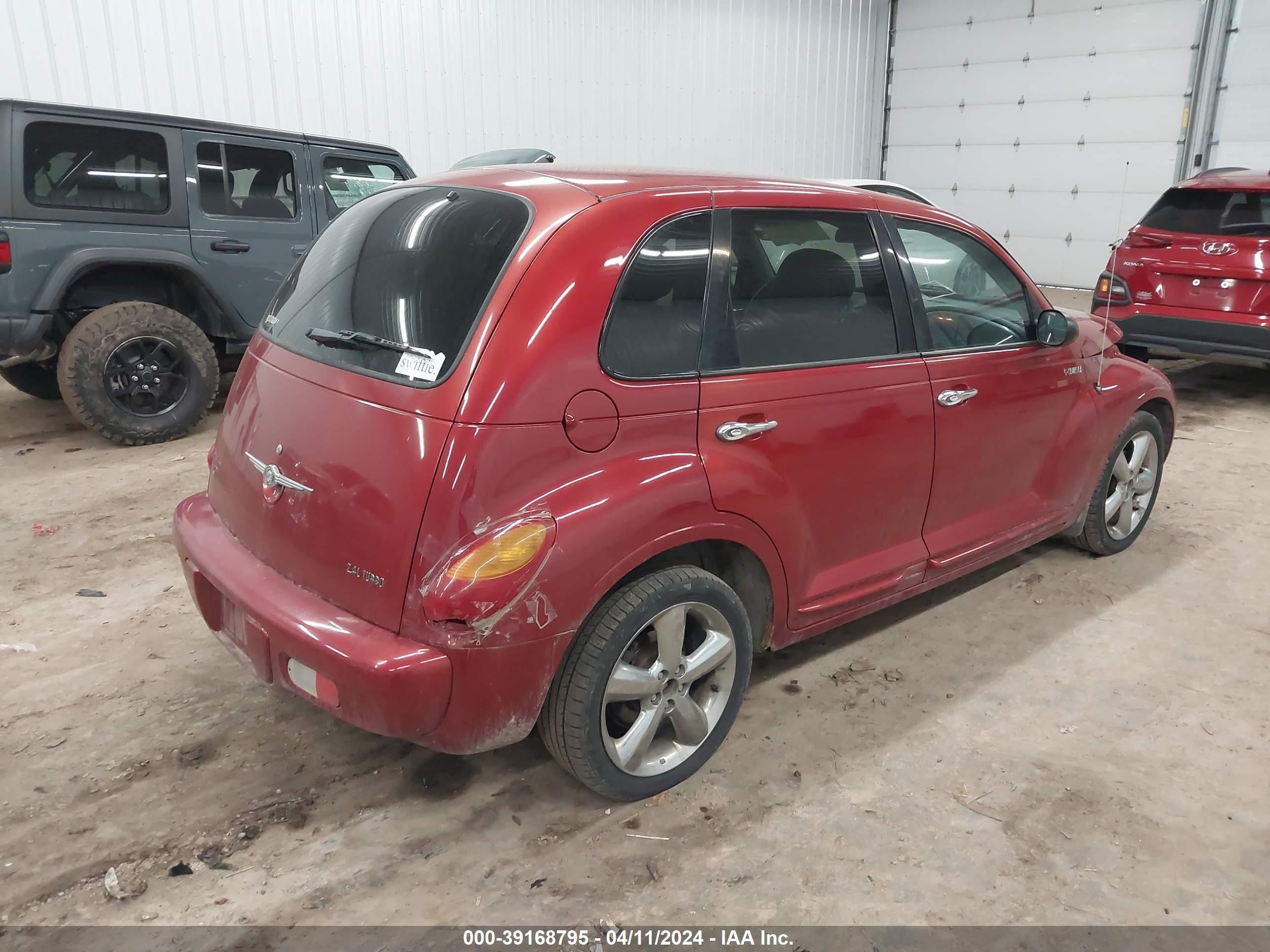 Photo 3 VIN: 3C8FY78GX3T548879 - CHRYSLER PT CRUISER 