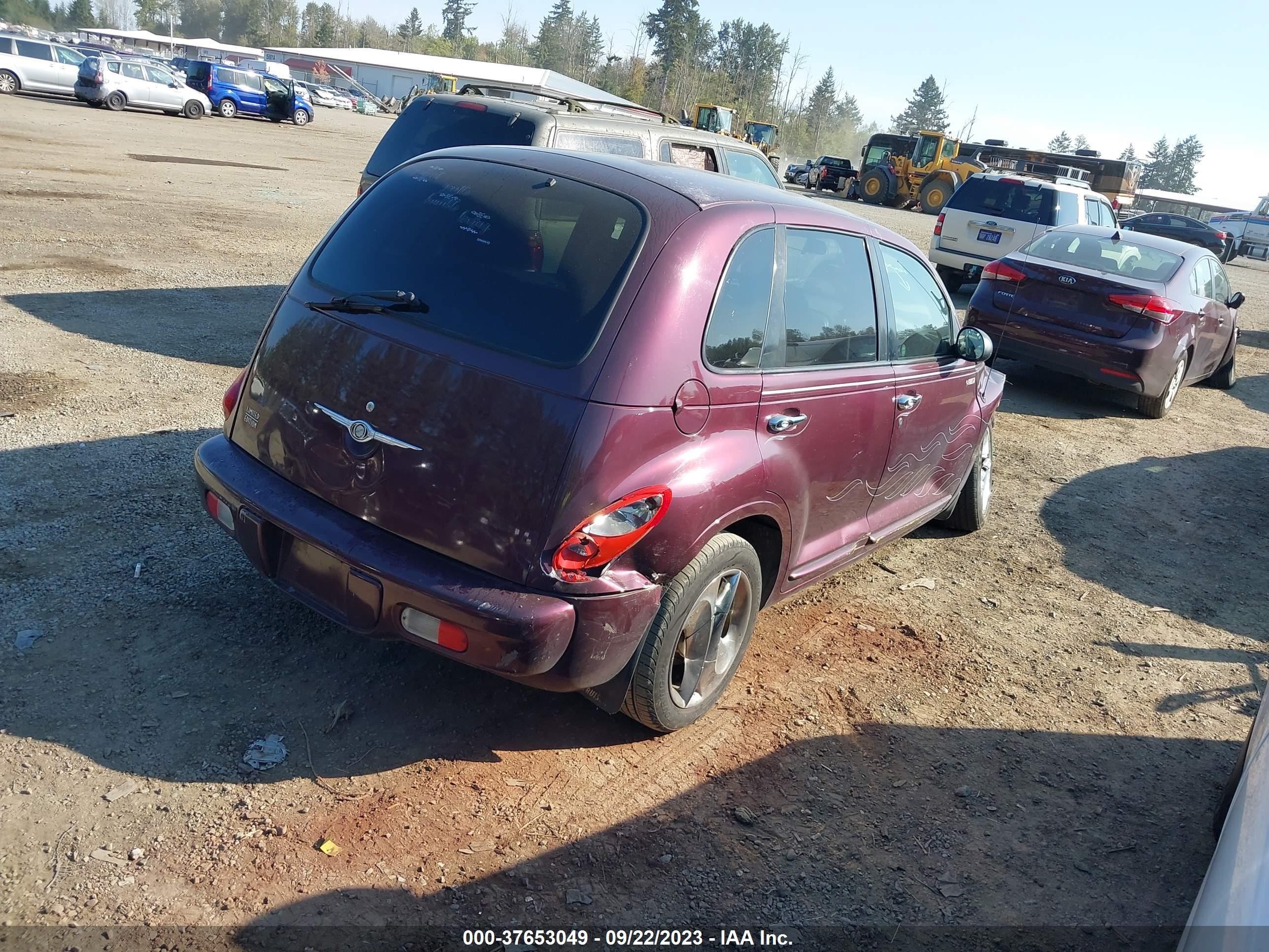 Photo 3 VIN: 3CAFY4BBX1T263008 - CHRYSLER PT CRUISER 