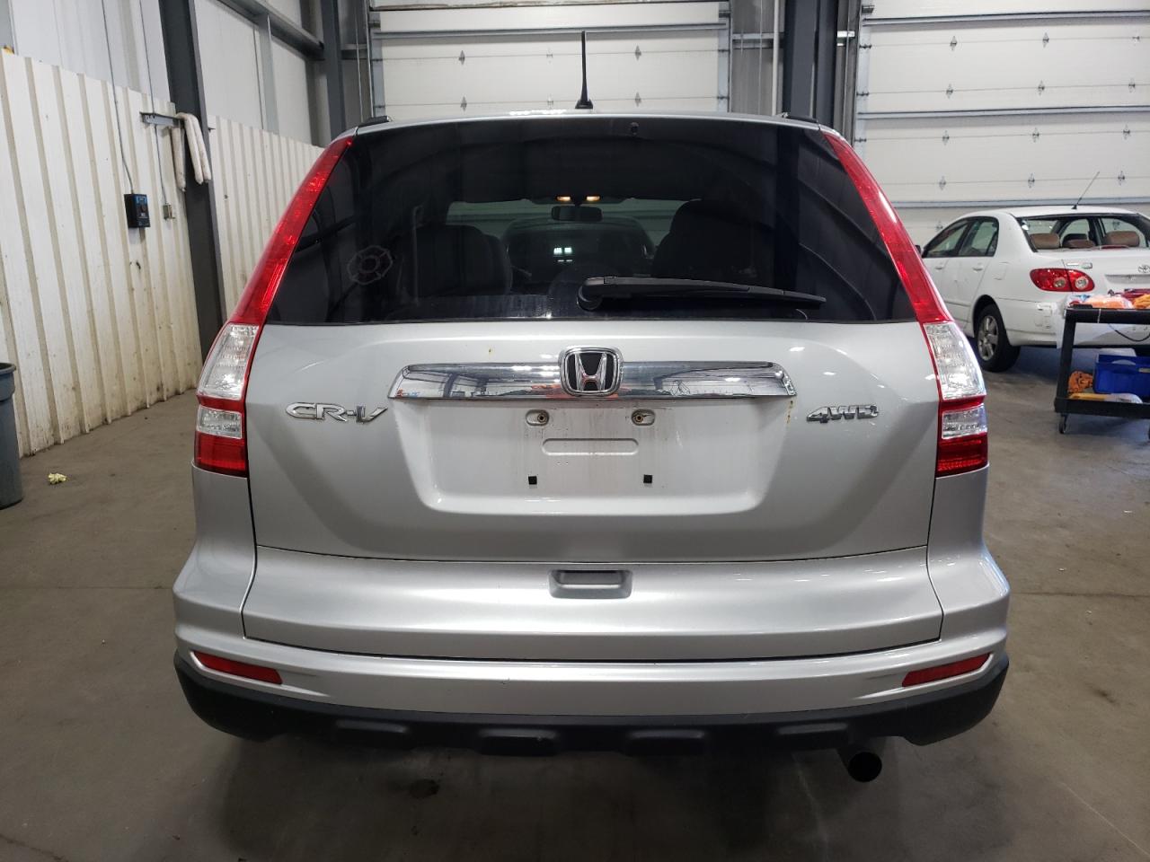 Photo 5 VIN: 3CZRE4H57AG702629 - HONDA CR-V 