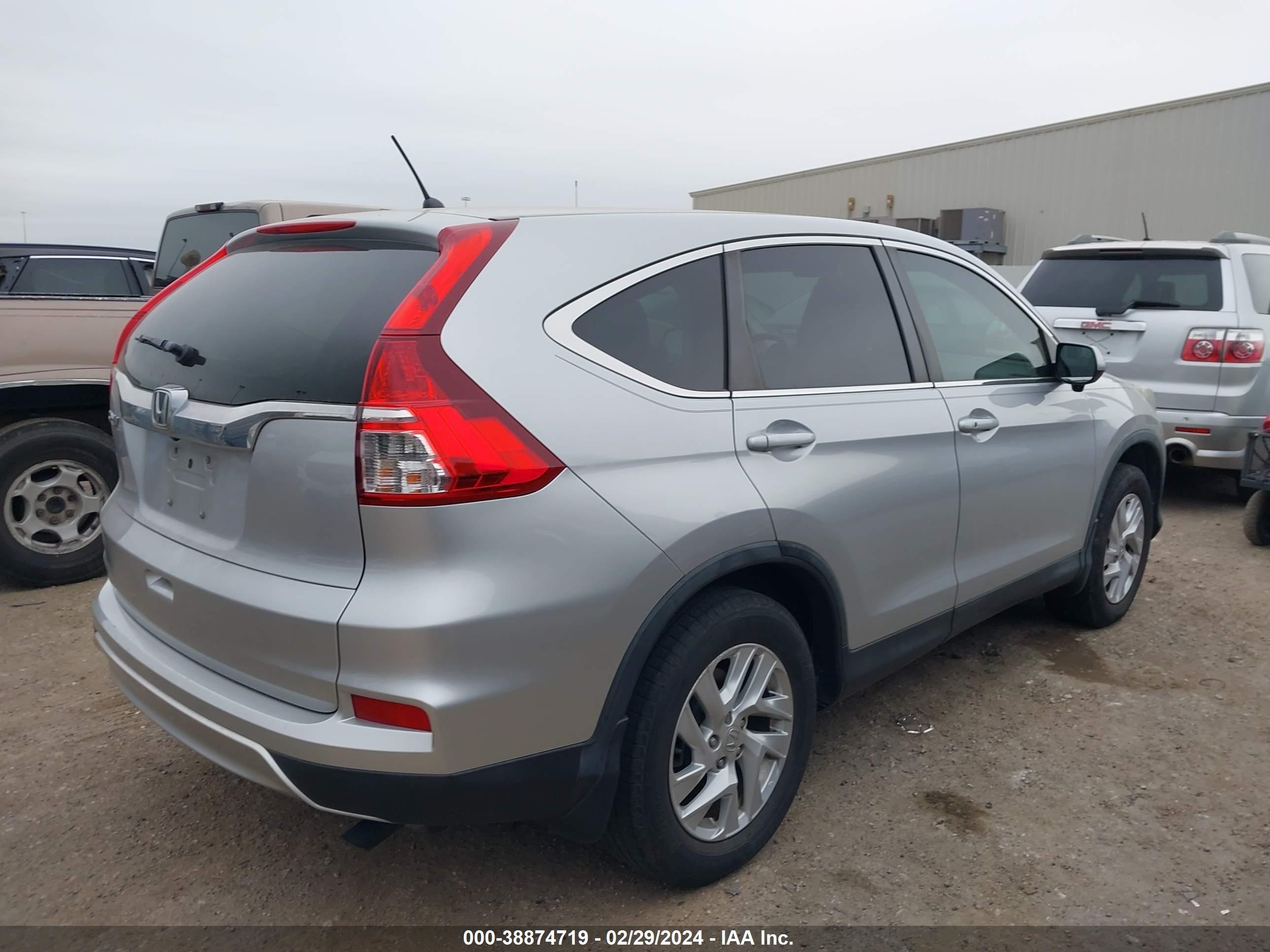 Photo 3 VIN: 3CZRM3H52FG705068 - HONDA CR-V 