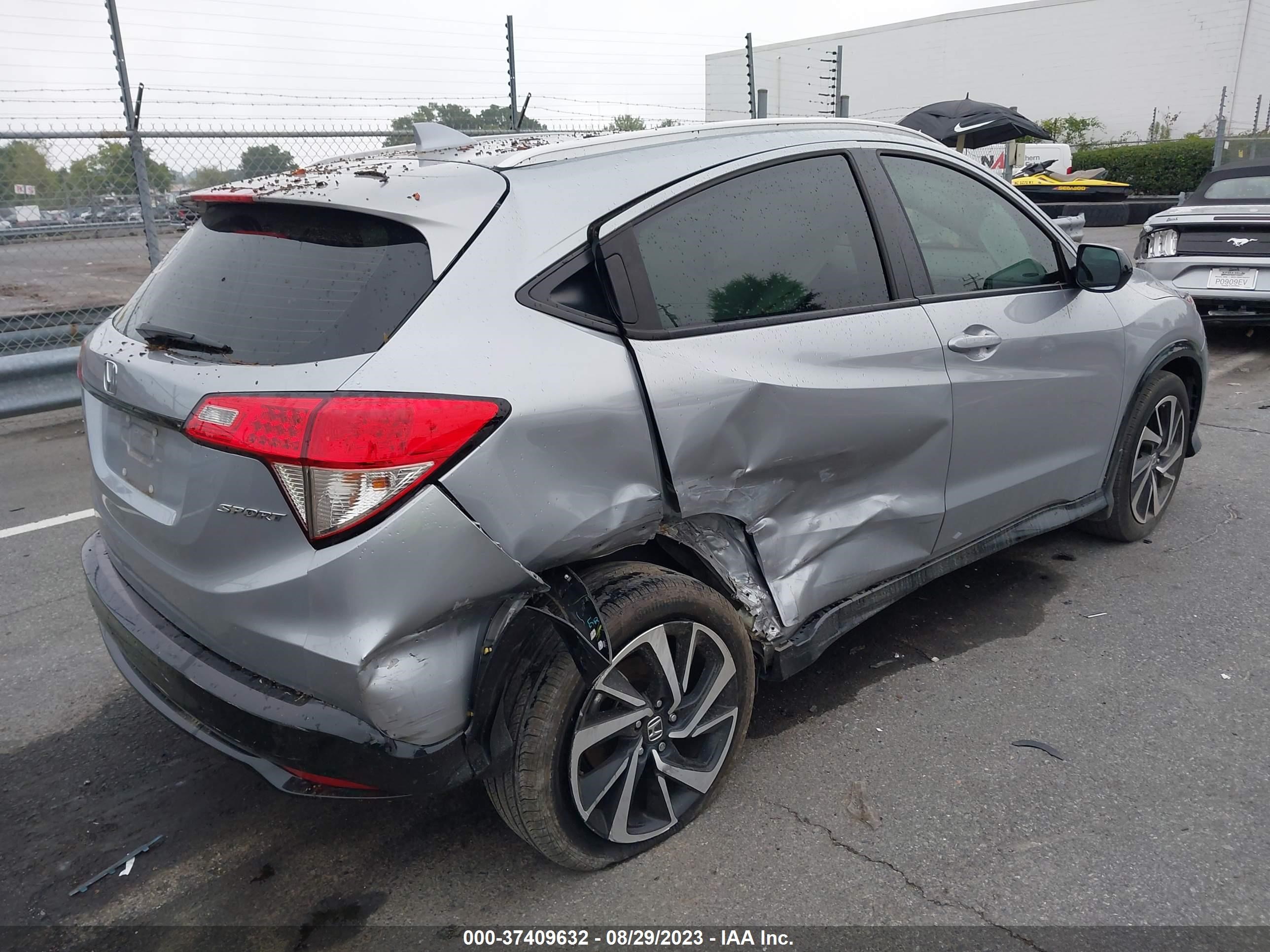 Photo 3 VIN: 3CZRU5H14LM704588 - HONDA HR-V 