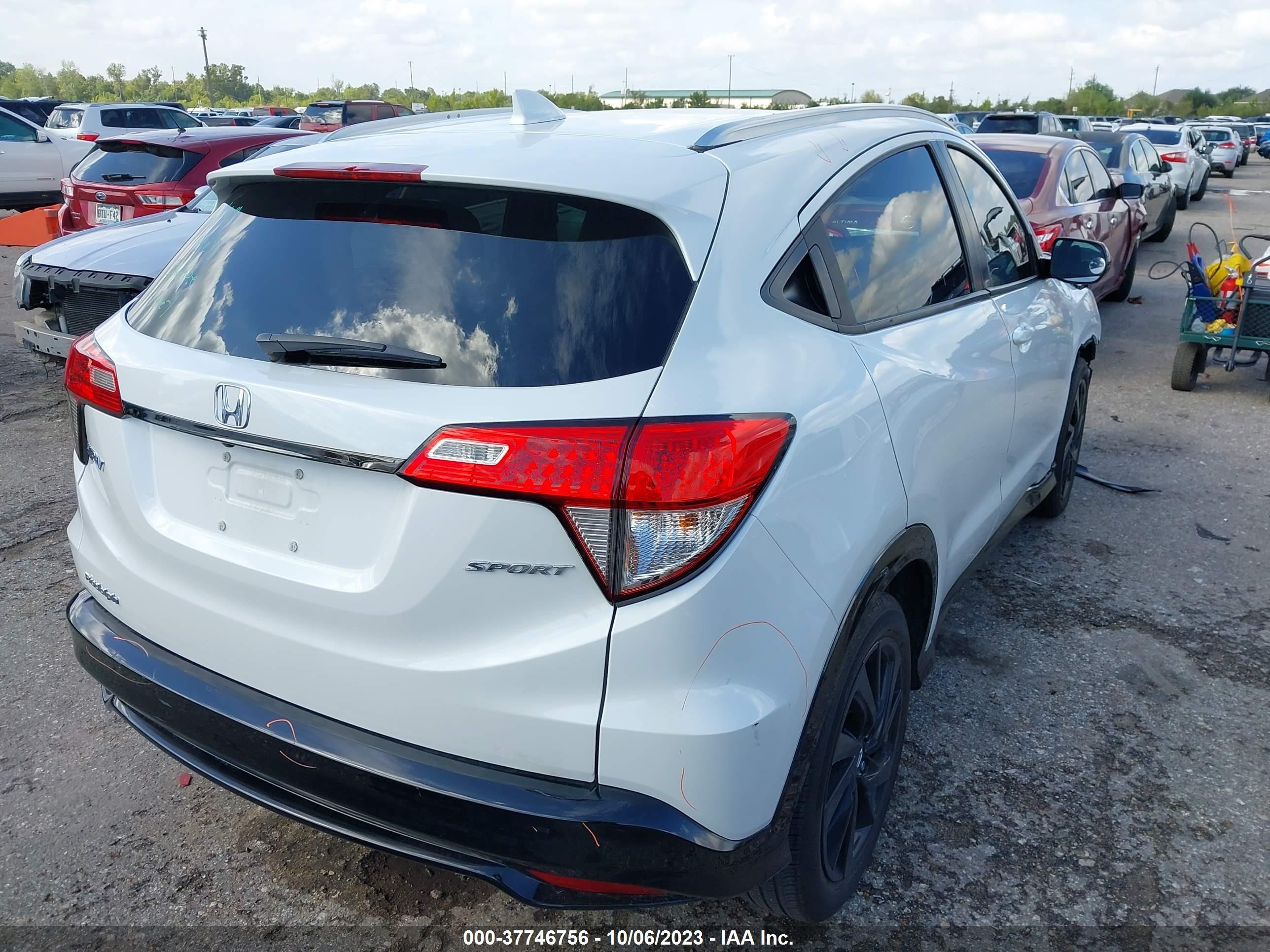 Photo 3 VIN: 3CZRU5H17MM700469 - HONDA HR-V 