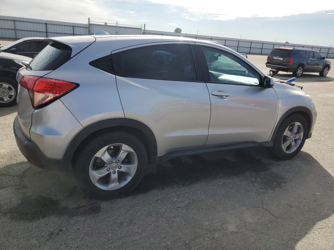 Photo 2 VIN: 3CZRU5H31GM740889 - HONDA HR-V 