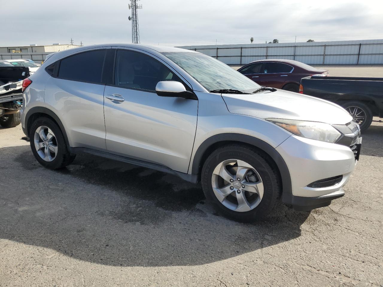 Photo 3 VIN: 3CZRU5H31GM740889 - HONDA HR-V 