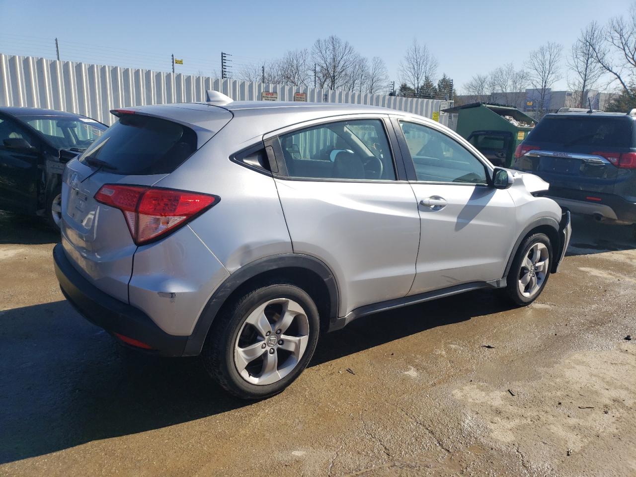 Photo 2 VIN: 3CZRU5H33JM708677 - HONDA HR-V 