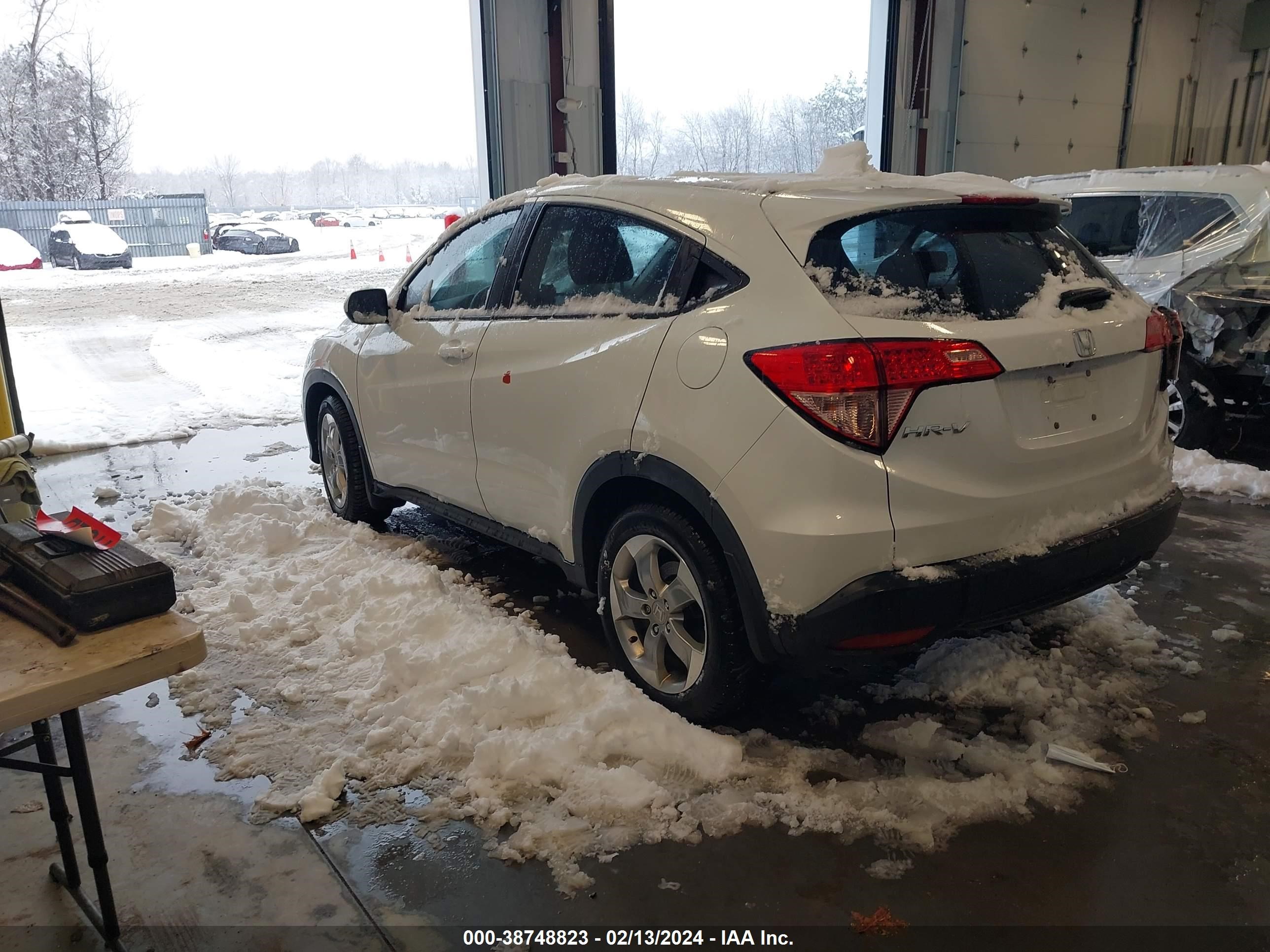 Photo 2 VIN: 3CZRU5H34HM722629 - HONDA HR-V 