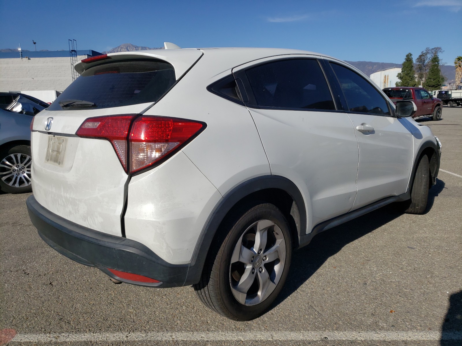 Photo 3 VIN: 3CZRU5H35GM747750 - HONDA HR-V LX 