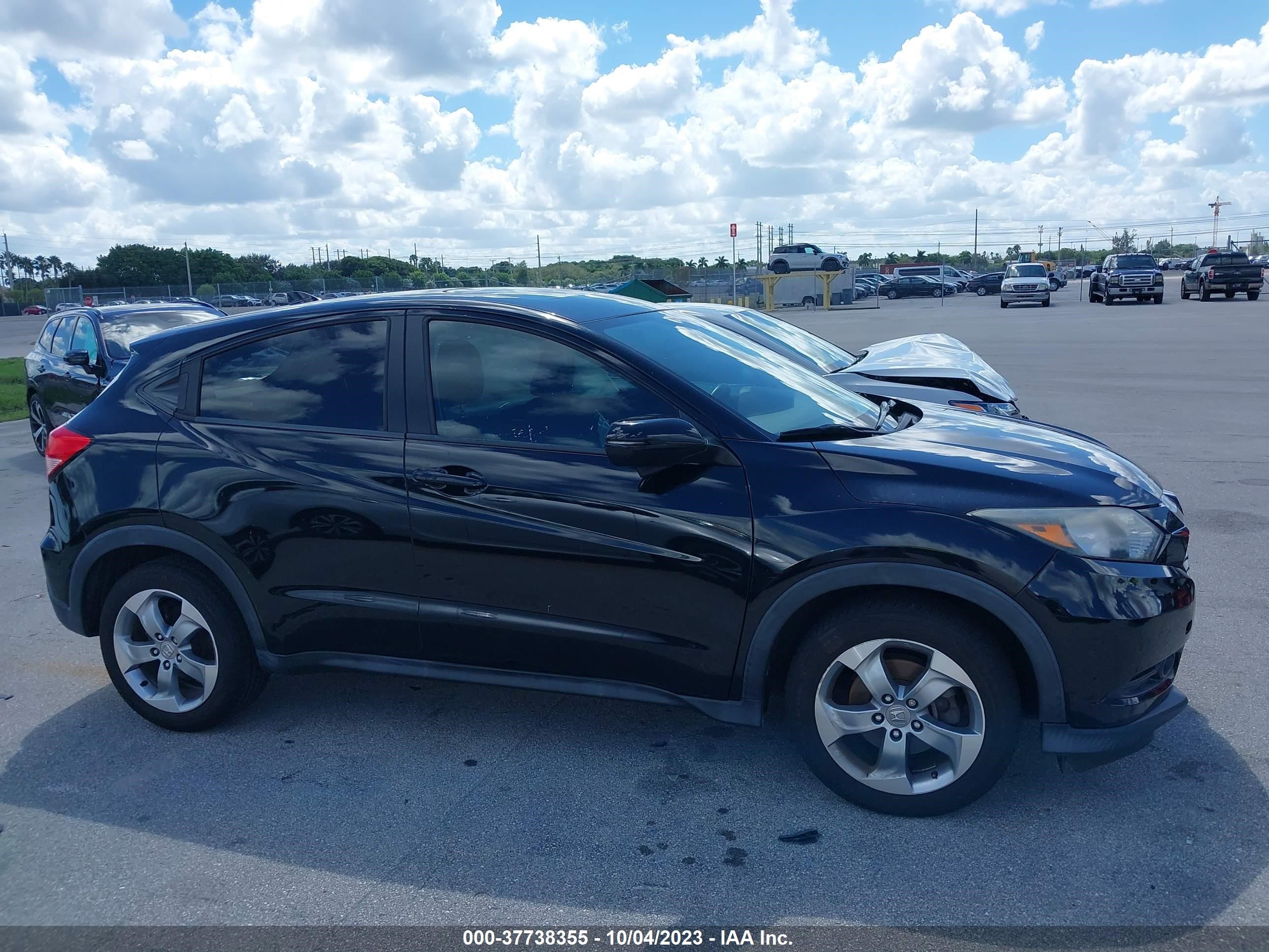 Photo 12 VIN: 3CZRU5H57HM720990 - HONDA HR-V 