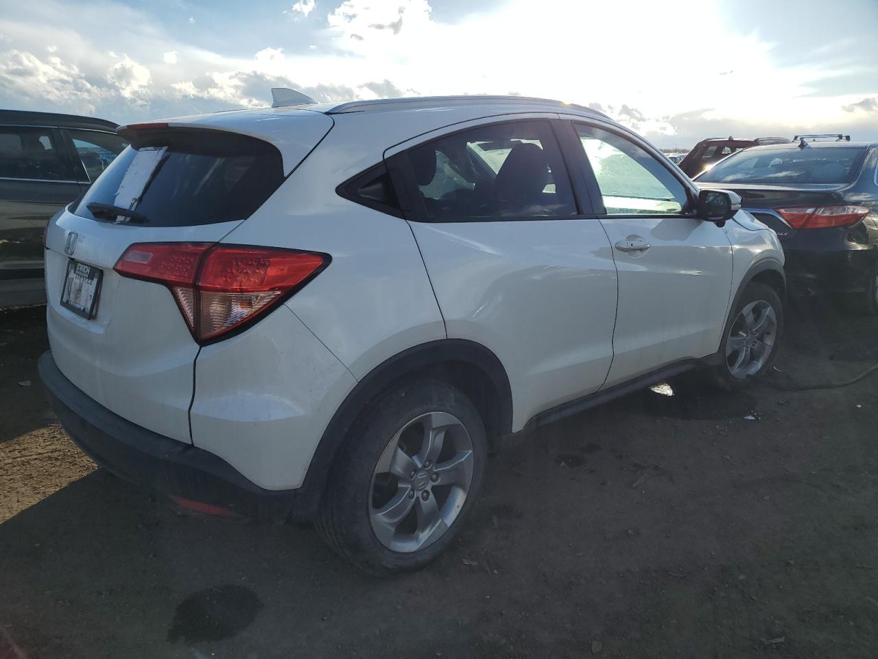 Photo 2 VIN: 3CZRU5H7XGM756060 - HONDA HR-V 