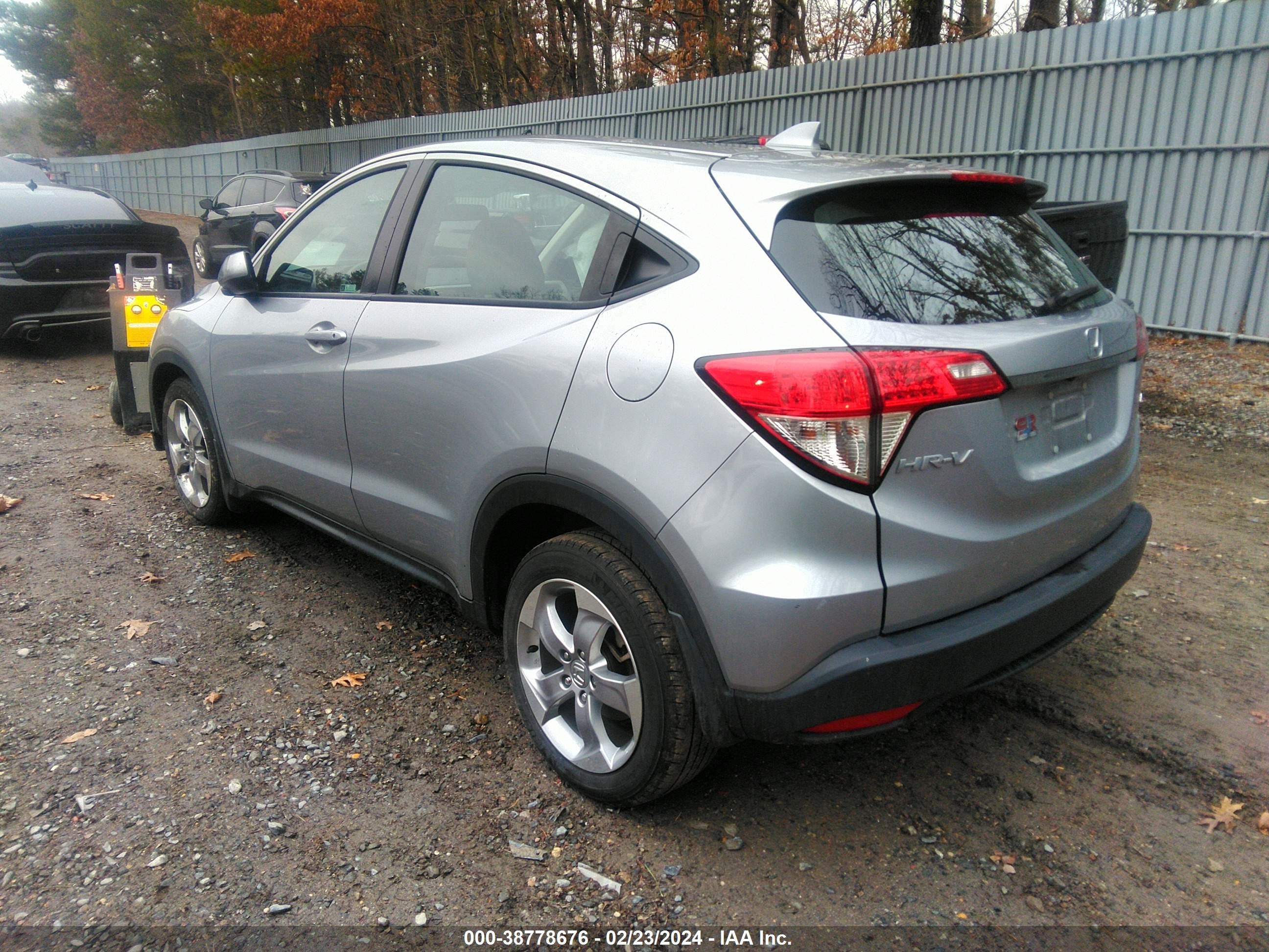 Photo 2 VIN: 3CZRU6H39NM753800 - HONDA HR-V 