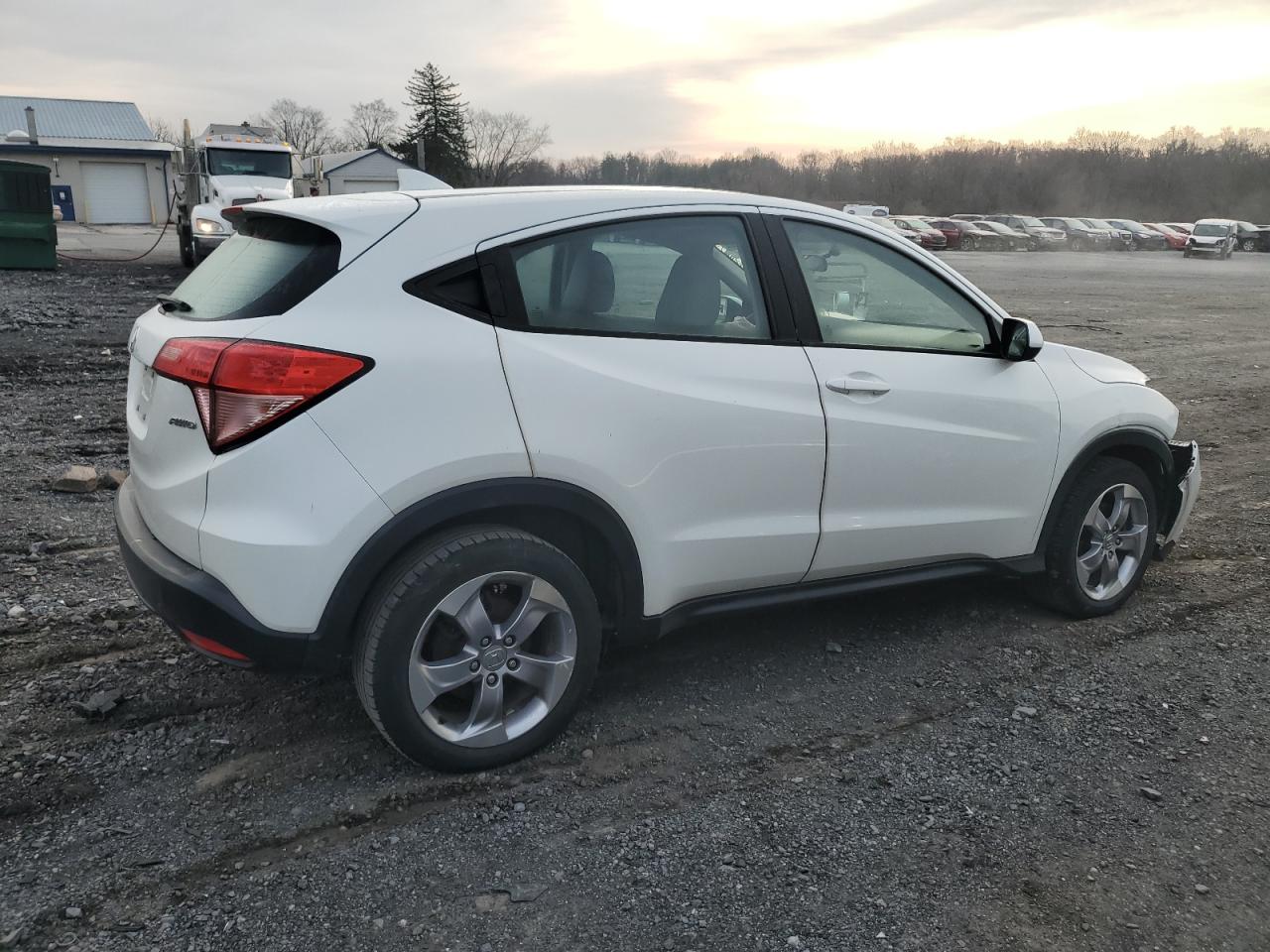 Photo 2 VIN: 3CZRU6H3XJM724249 - HONDA HR-V 