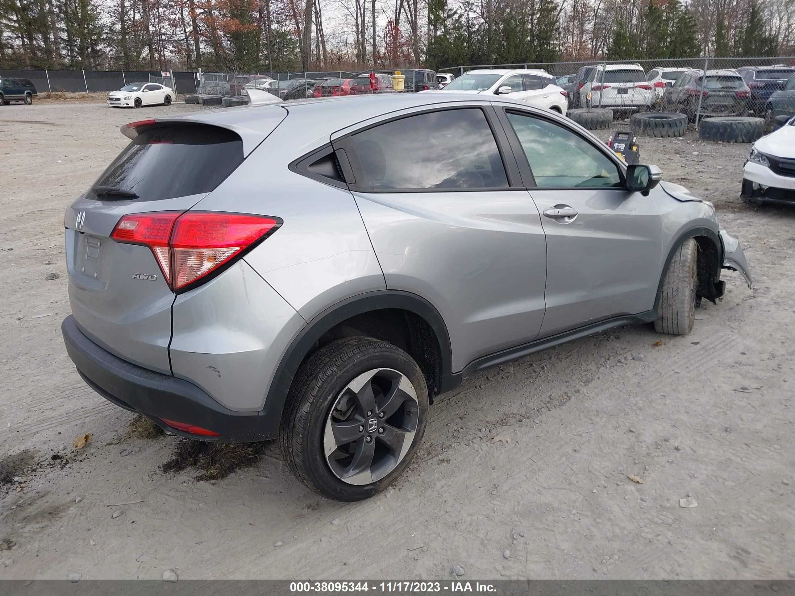 Photo 3 VIN: 3CZRU6H54JG729379 - HONDA HR-V 