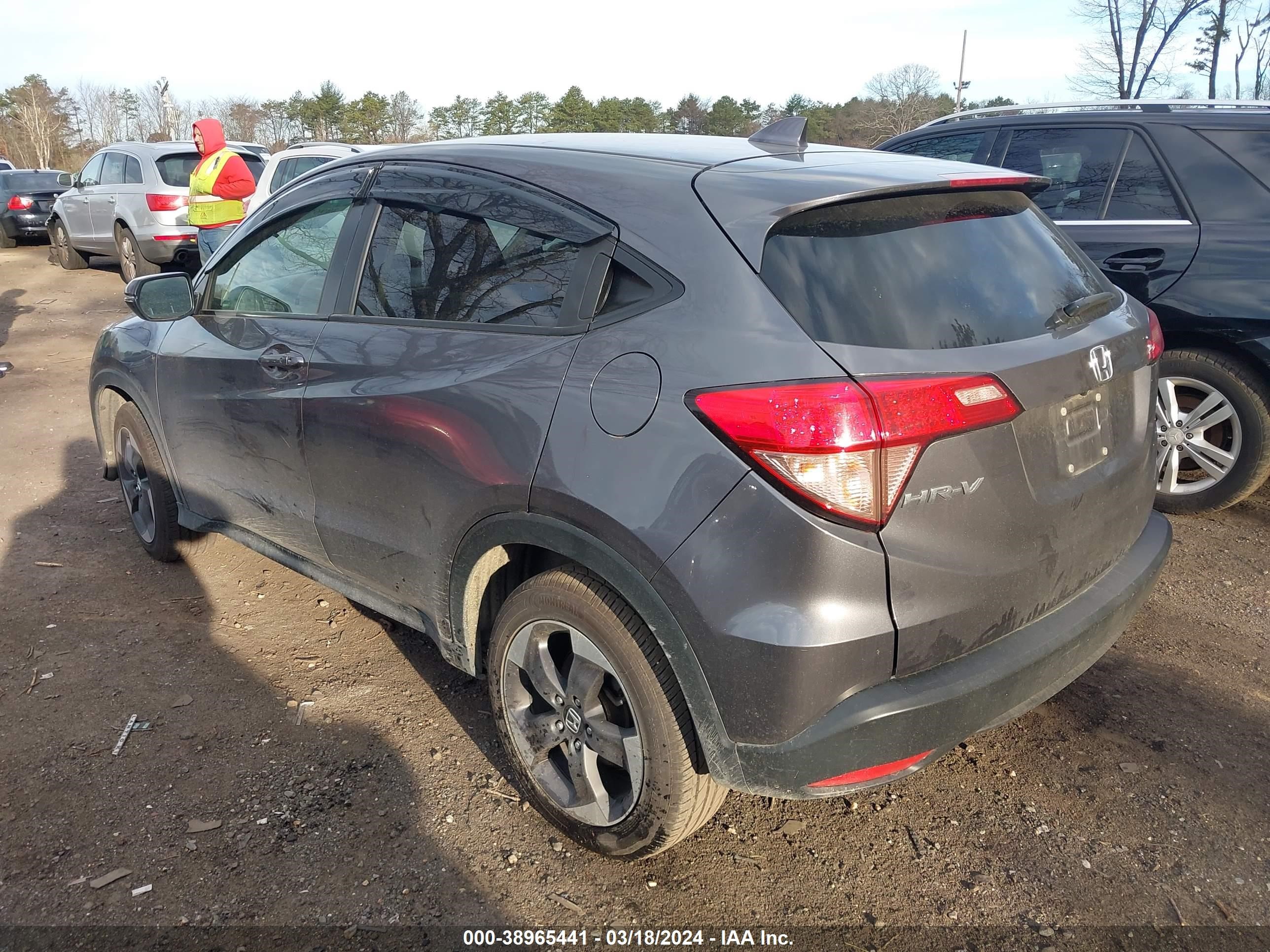 Photo 2 VIN: 3CZRU6H58JG701648 - HONDA HR-V 