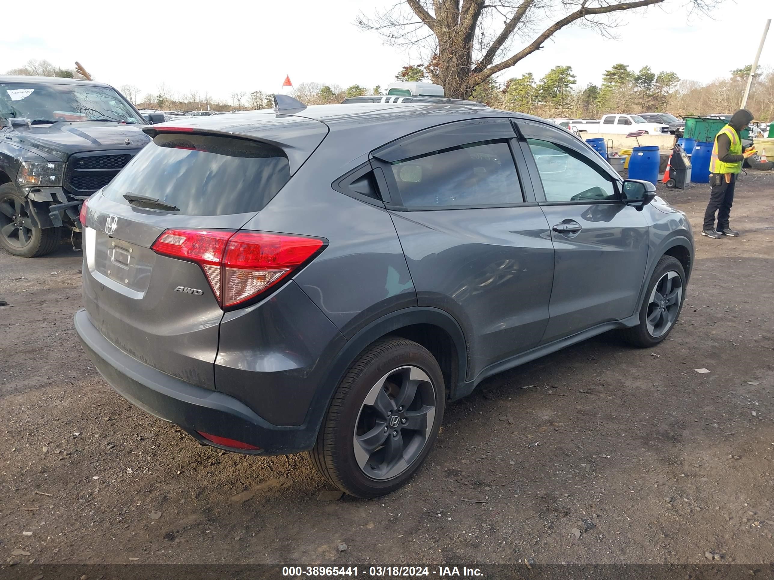 Photo 3 VIN: 3CZRU6H58JG701648 - HONDA HR-V 