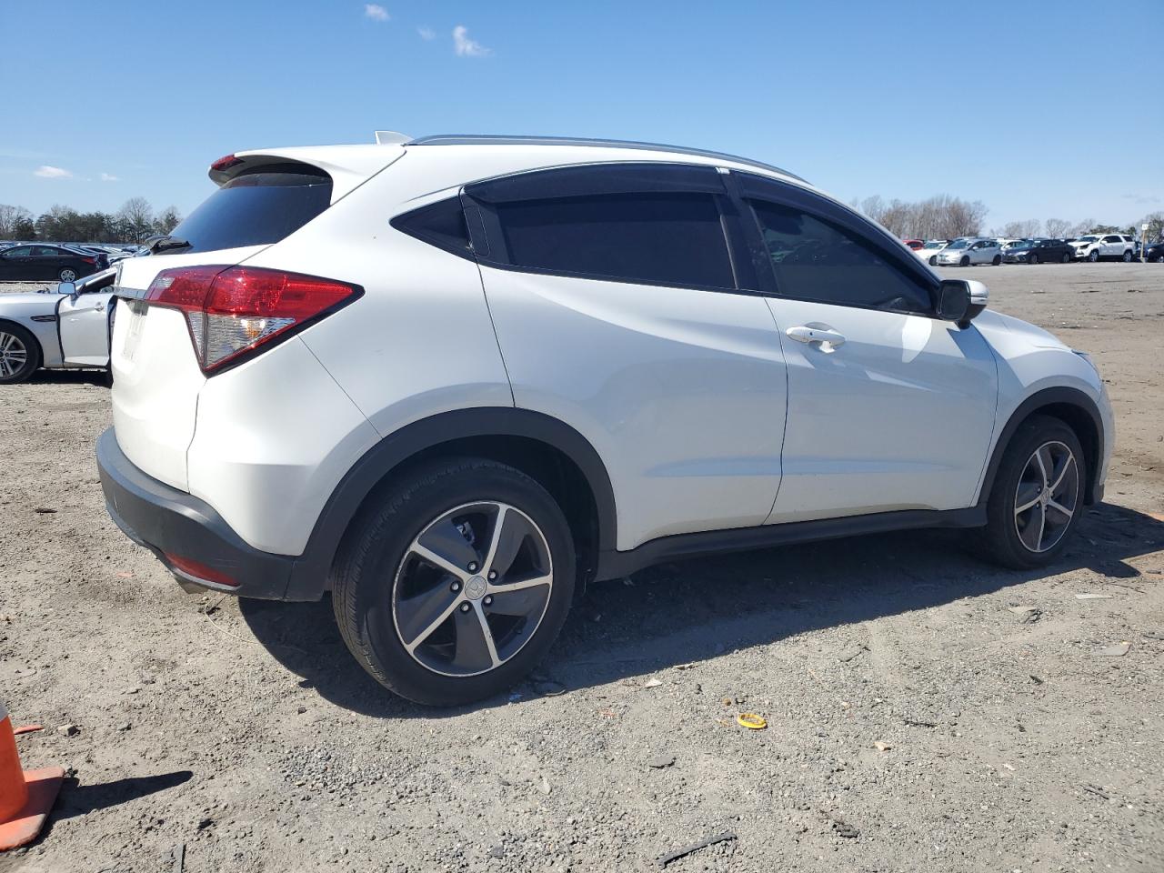 Photo 2 VIN: 3CZRU6H58NM748833 - HONDA HR-V 