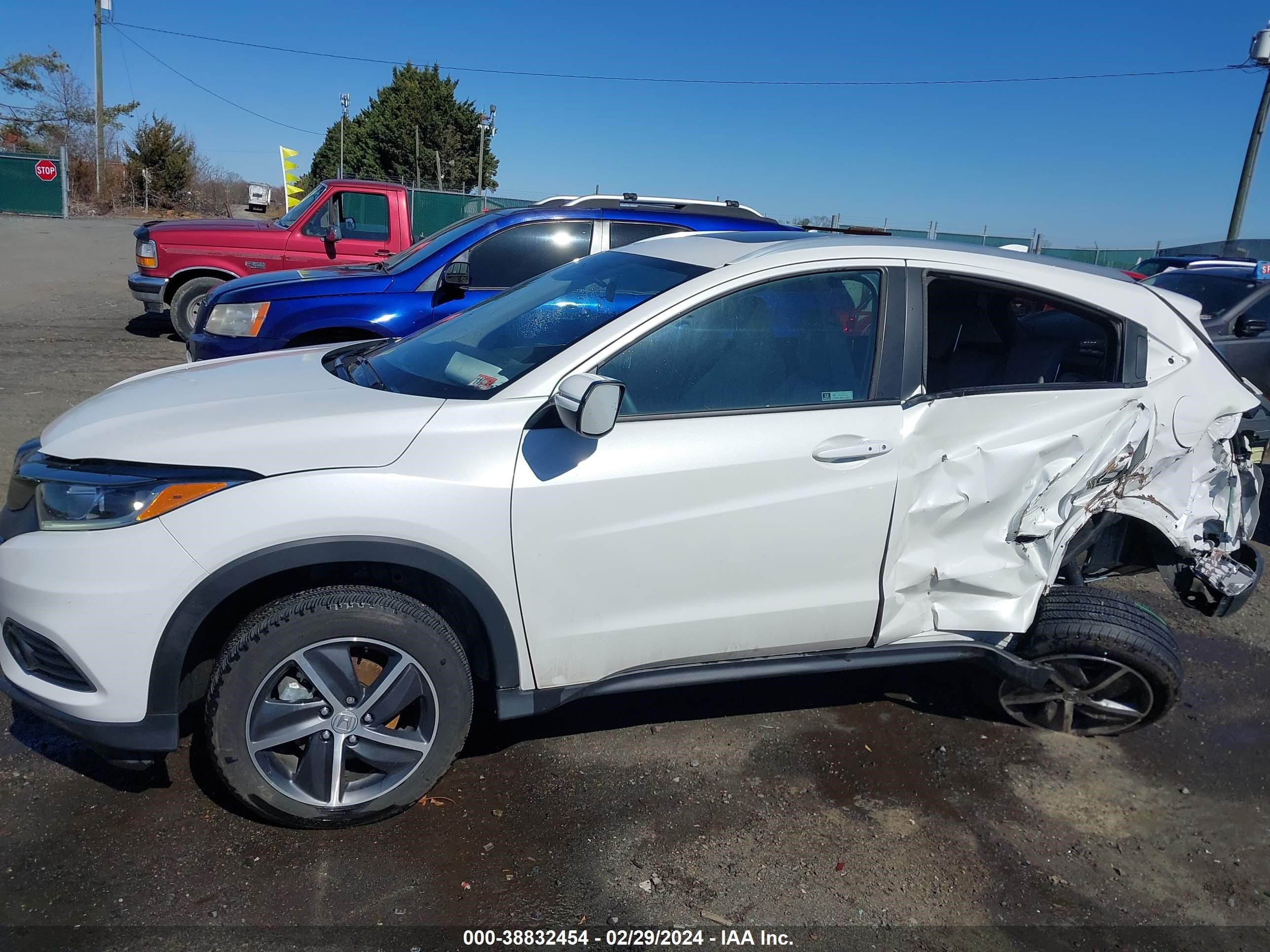 Photo 13 VIN: 3CZRU6H5XNM723187 - HONDA HR-V 