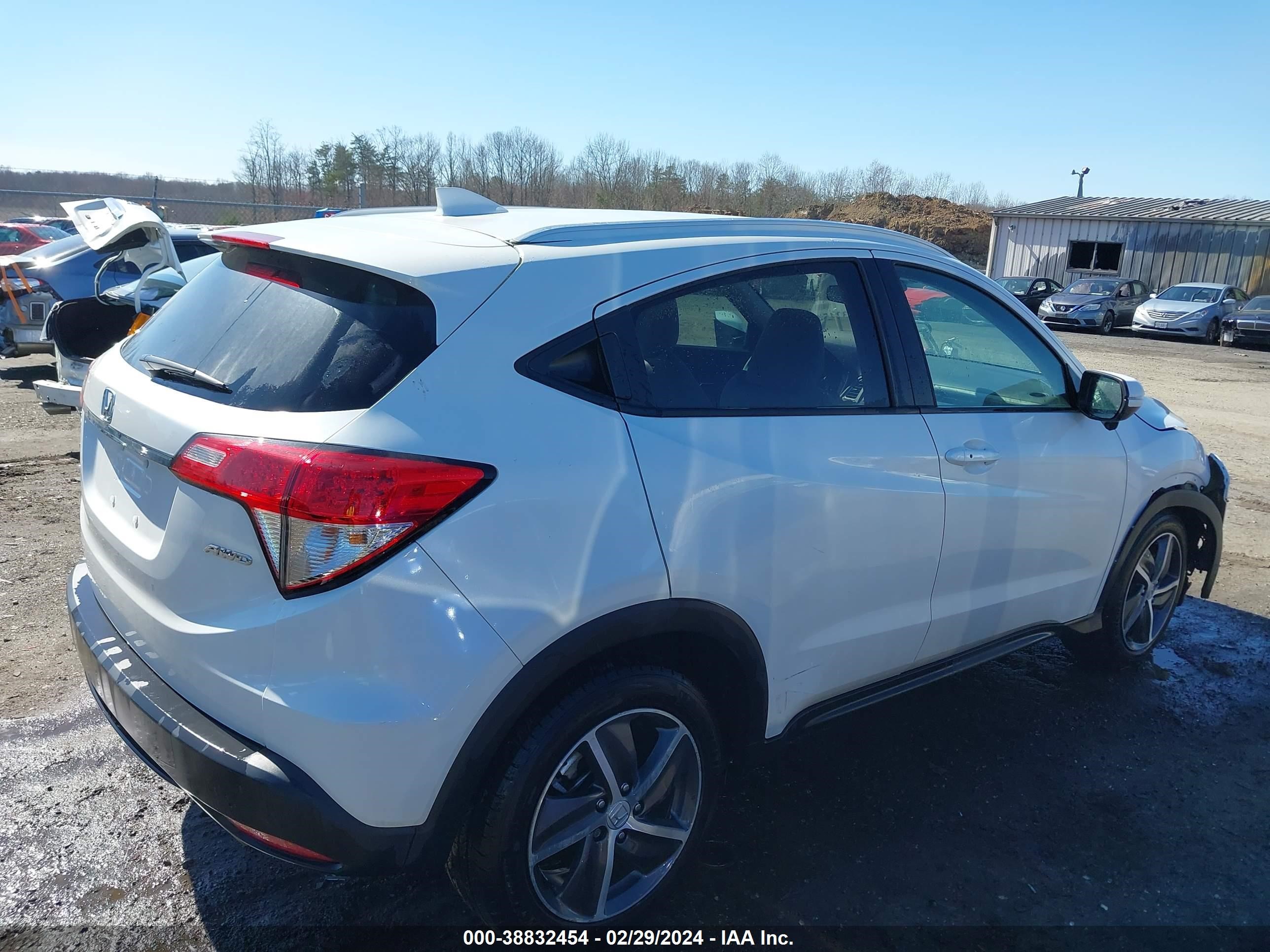 Photo 3 VIN: 3CZRU6H5XNM723187 - HONDA HR-V 