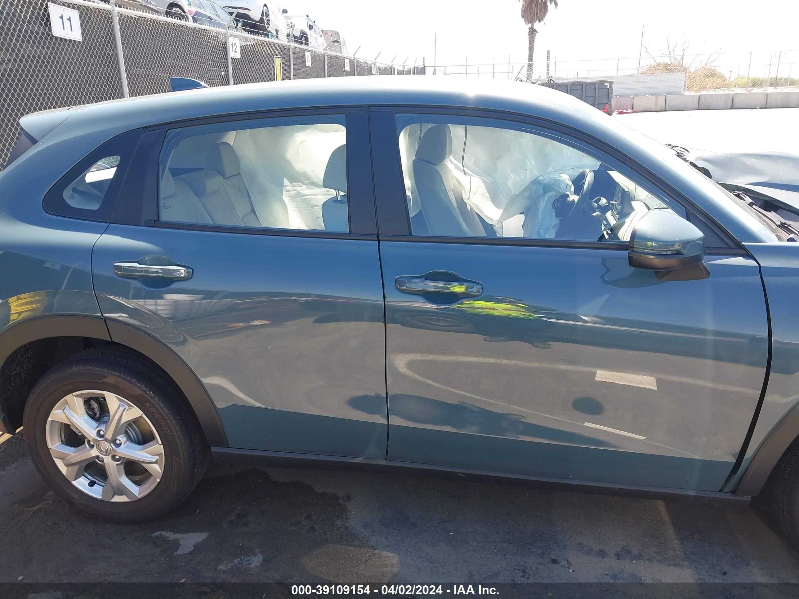 Photo 11 VIN: 3CZRZ1H33RM711732 - HONDA HR-V 