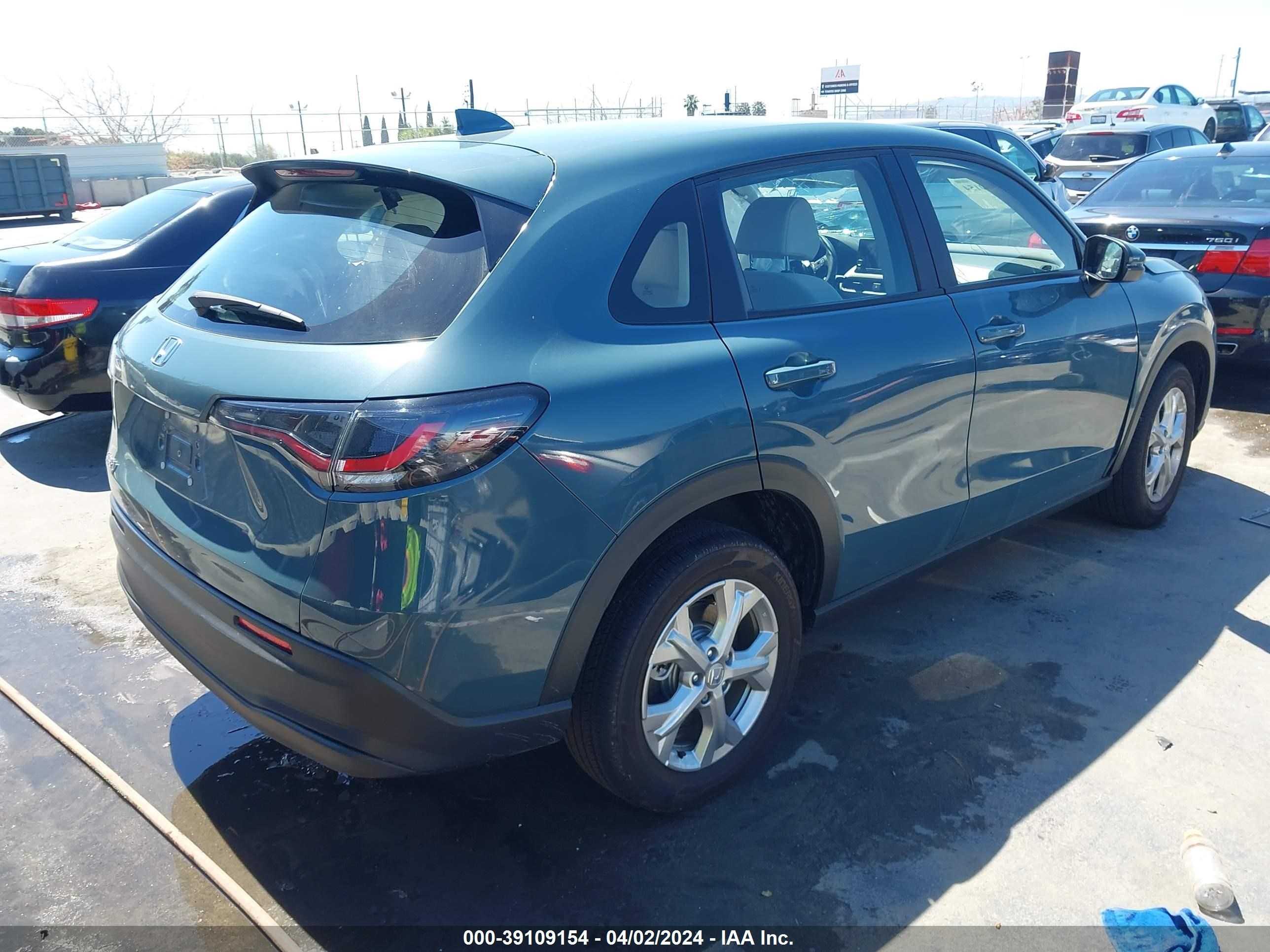 Photo 3 VIN: 3CZRZ1H33RM711732 - HONDA HR-V 