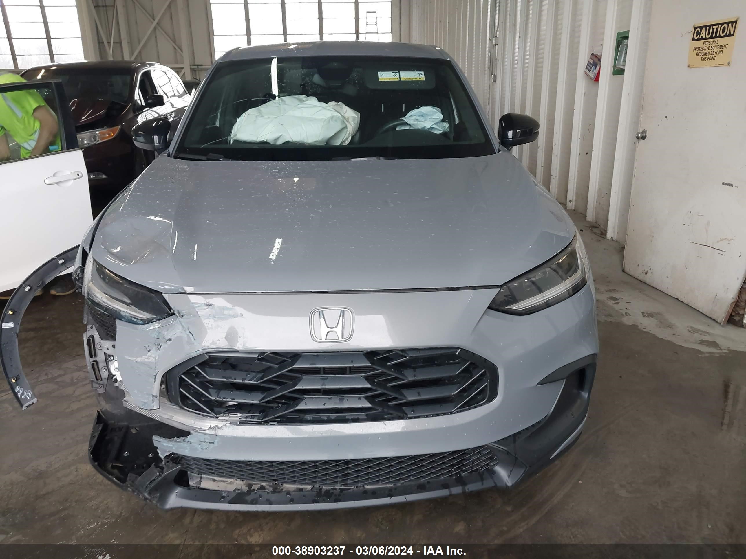 Photo 11 VIN: 3CZRZ1H57RM700590 - HONDA HR-V 