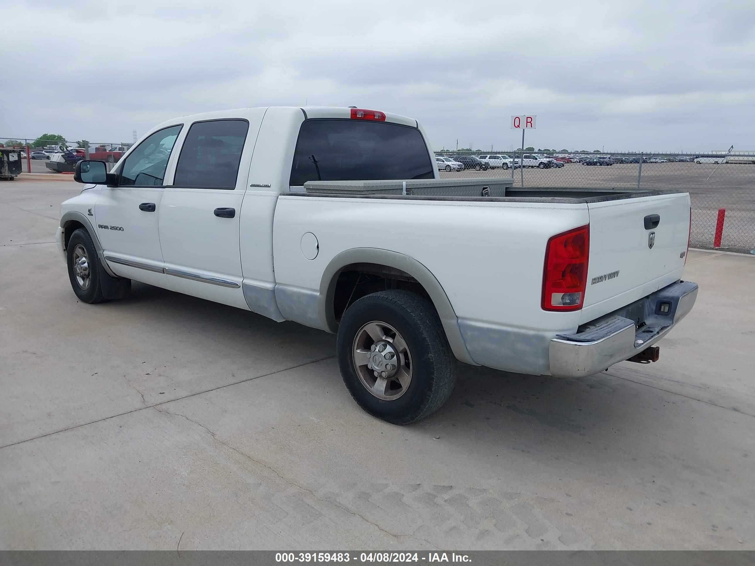 Photo 2 VIN: 3D3KR29C86G135553 - DODGE RAM 