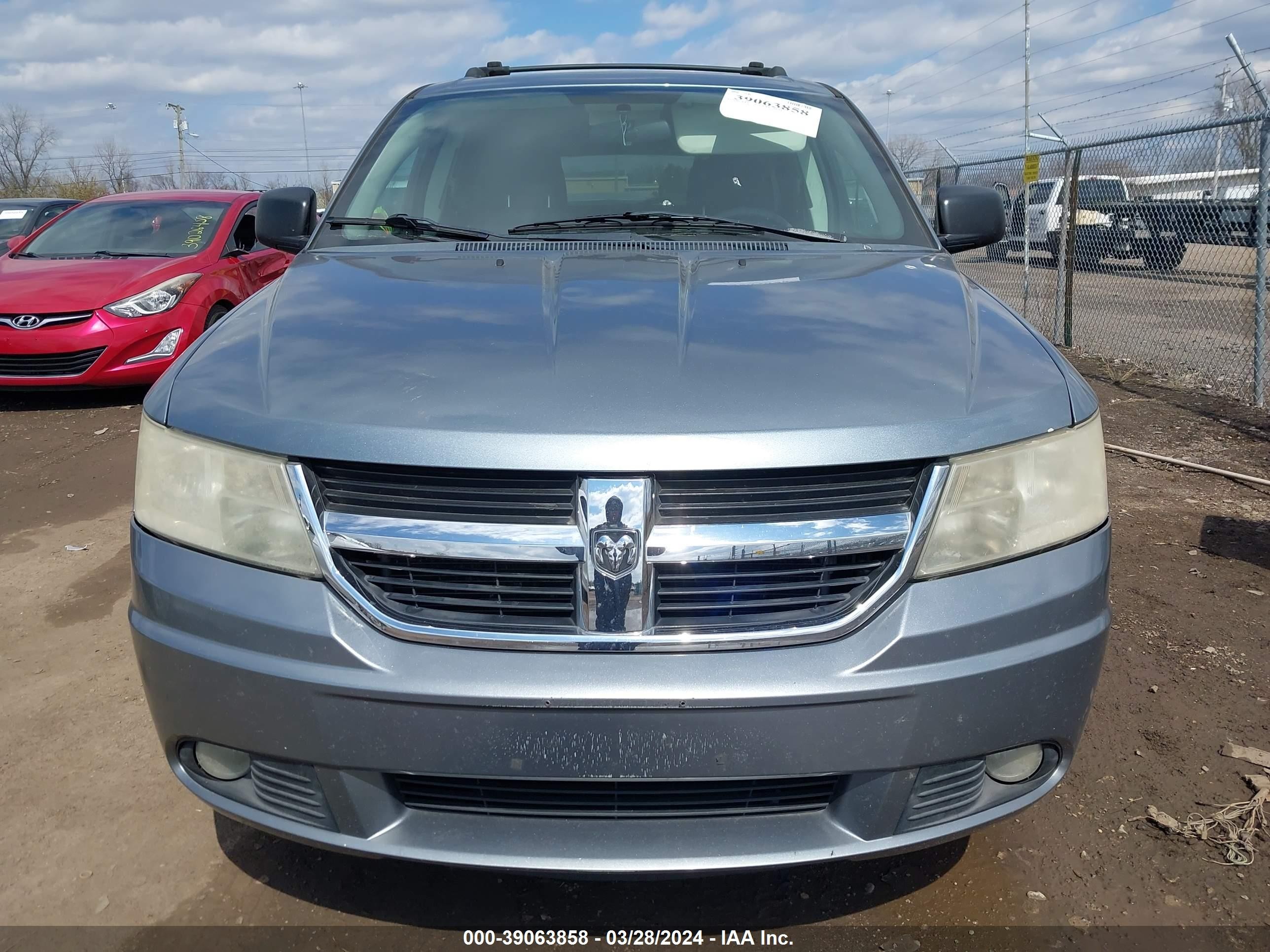 Photo 5 VIN: 3D4GG47B19T185736 - DODGE JOURNEY 